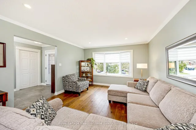 Additional property image - 738 Robertson Cres