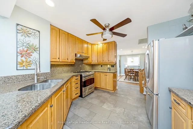 Additional property image - 738 Robertson Cres