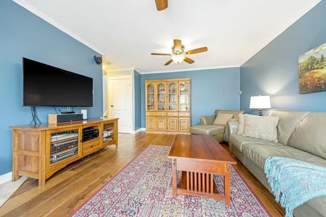 Additional property image - 738 Robertson Cres