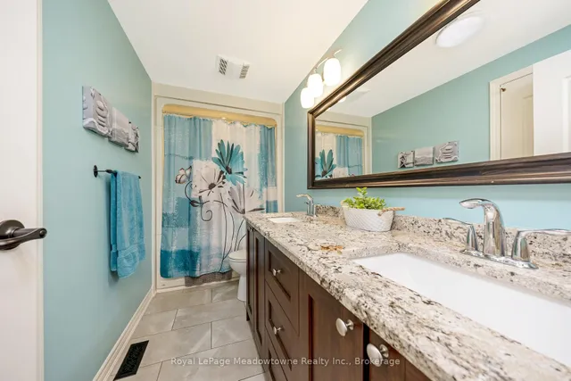 Additional property image - 738 Robertson Cres