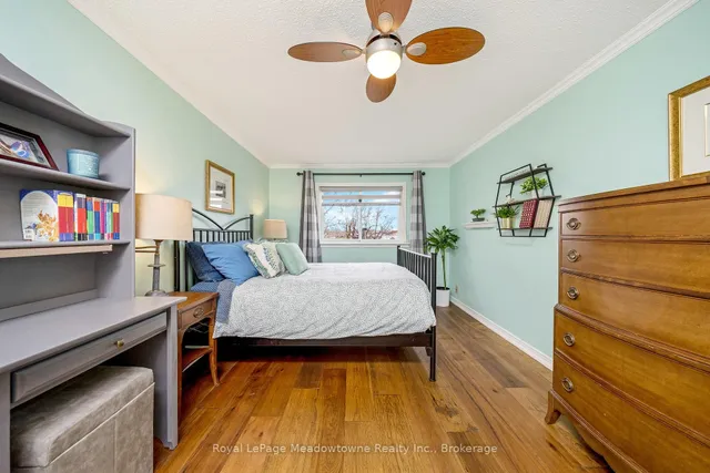 Additional property image - 738 Robertson Cres