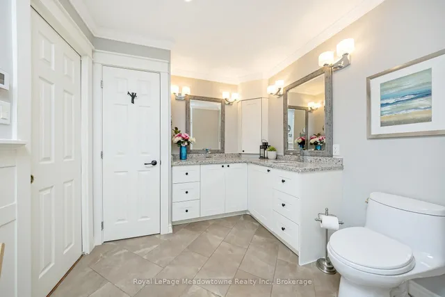 Additional property image - 738 Robertson Cres
