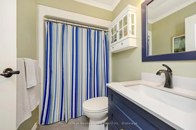 Additional property image - 738 Robertson Cres