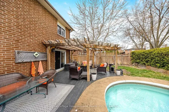 Additional property image - 738 Robertson Cres