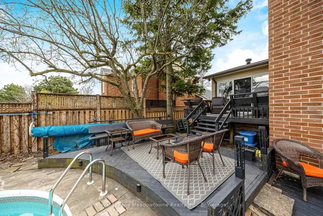 Additional property image - 738 Robertson Cres