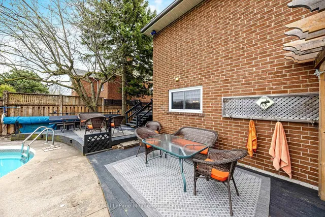 Additional property image - 738 Robertson Cres