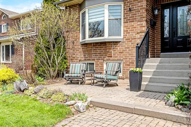 Additional property image - 738 Robertson Cres