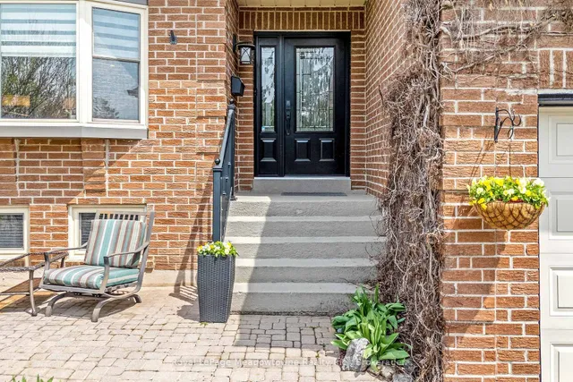 Additional property image - 738 Robertson Cres