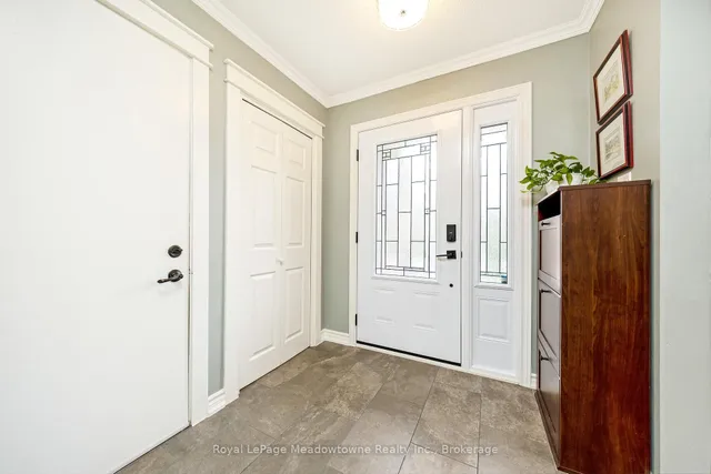 Additional property image - 738 Robertson Cres