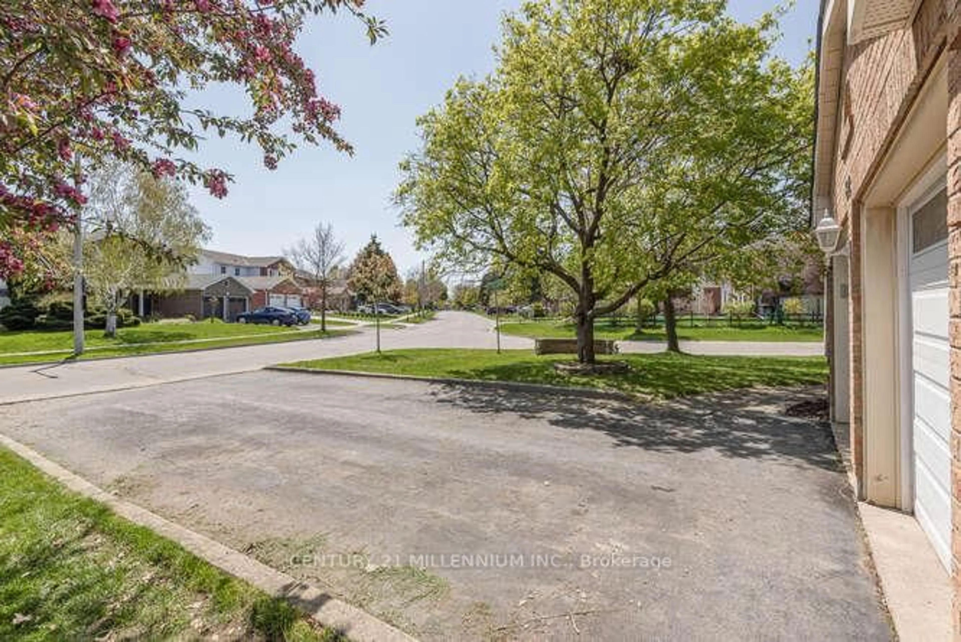 A pic from outside/outdoor area/front of a property/back of a property/a pic from drone, street for 82 Leander St, Brampton Ontario L6S 3M7