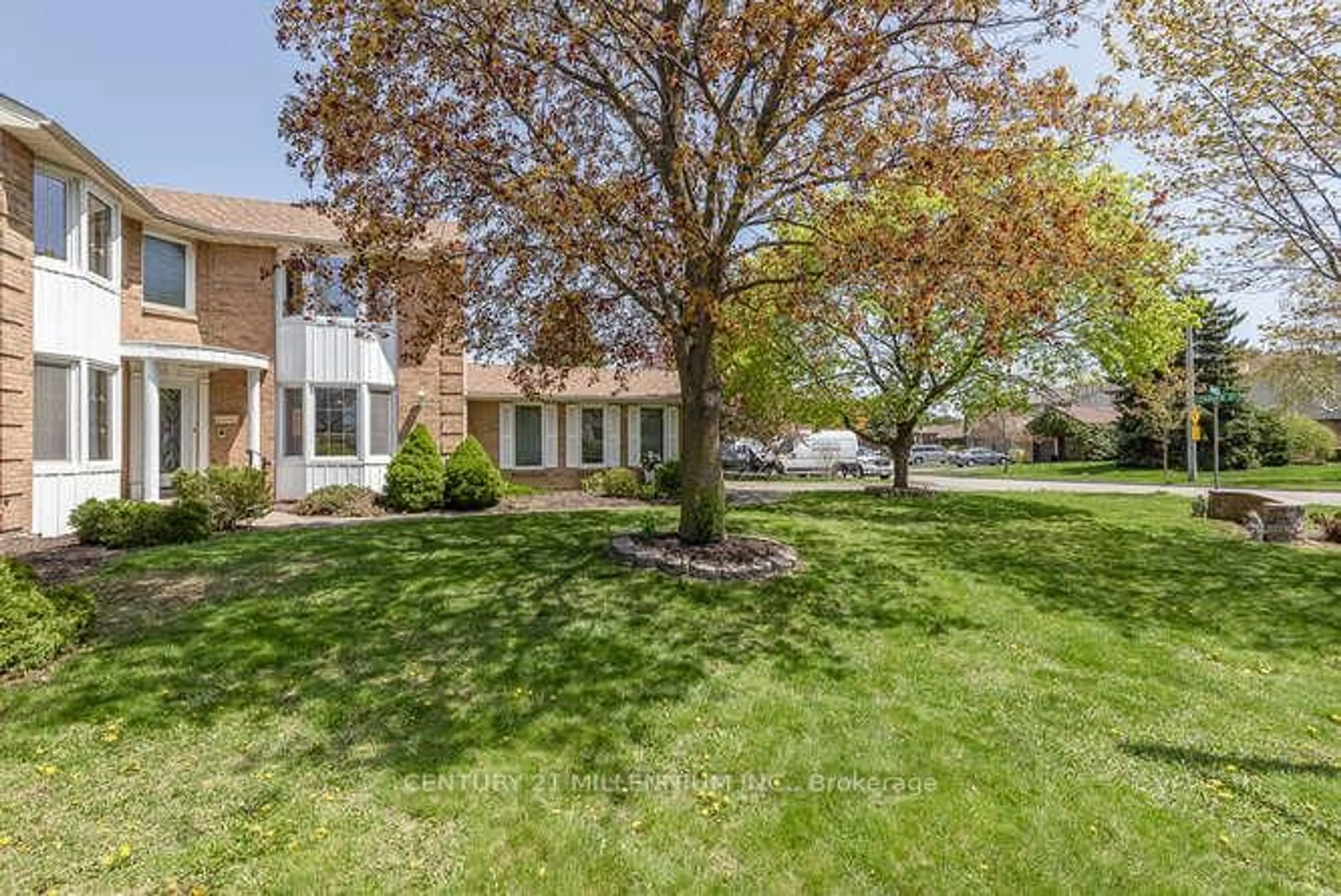 Patio, street for 82 Leander St, Brampton Ontario L6S 3M7