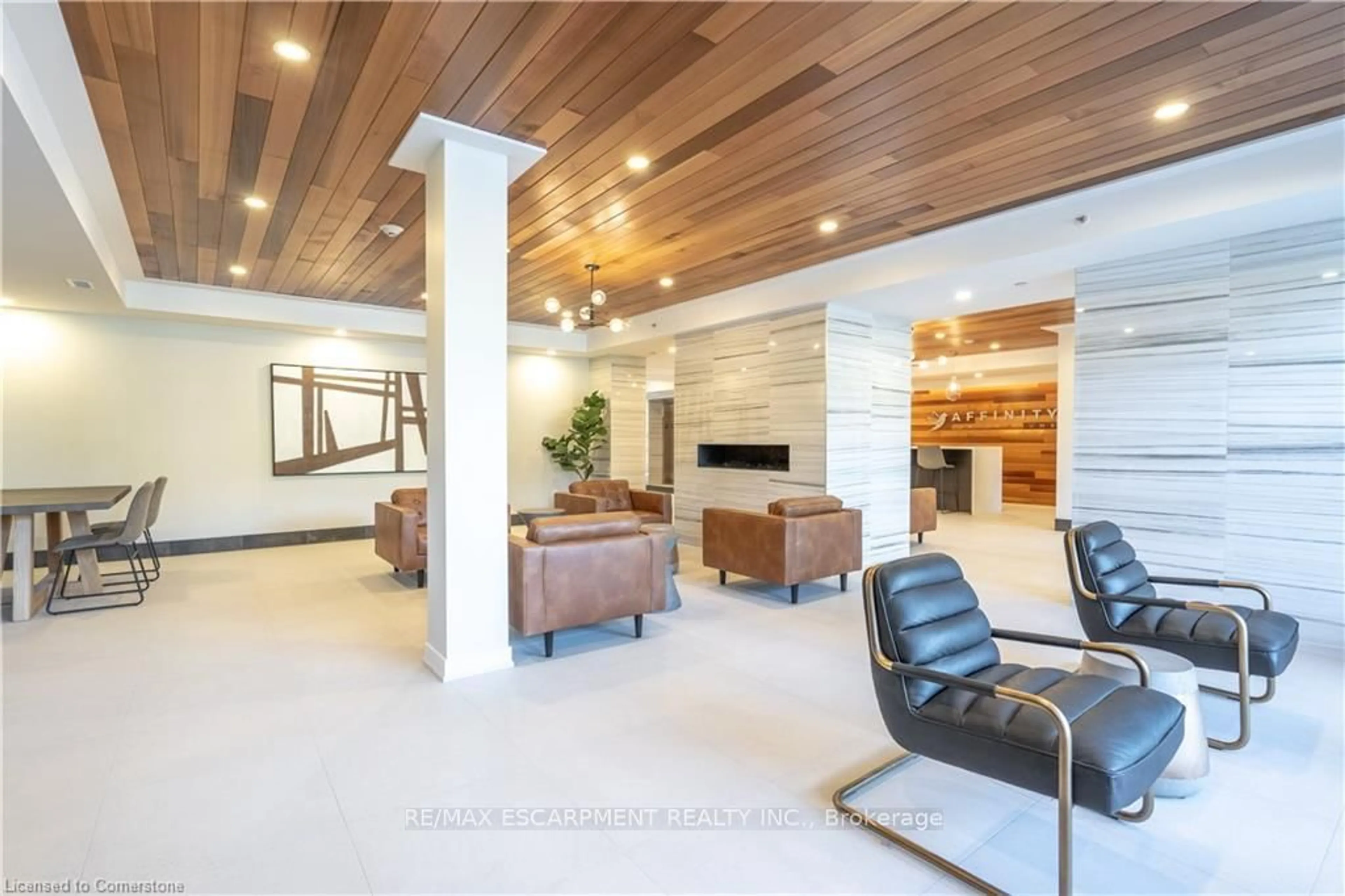 Lobby for 320 Plains Rd #306, Burlington Ontario L7T 0C1