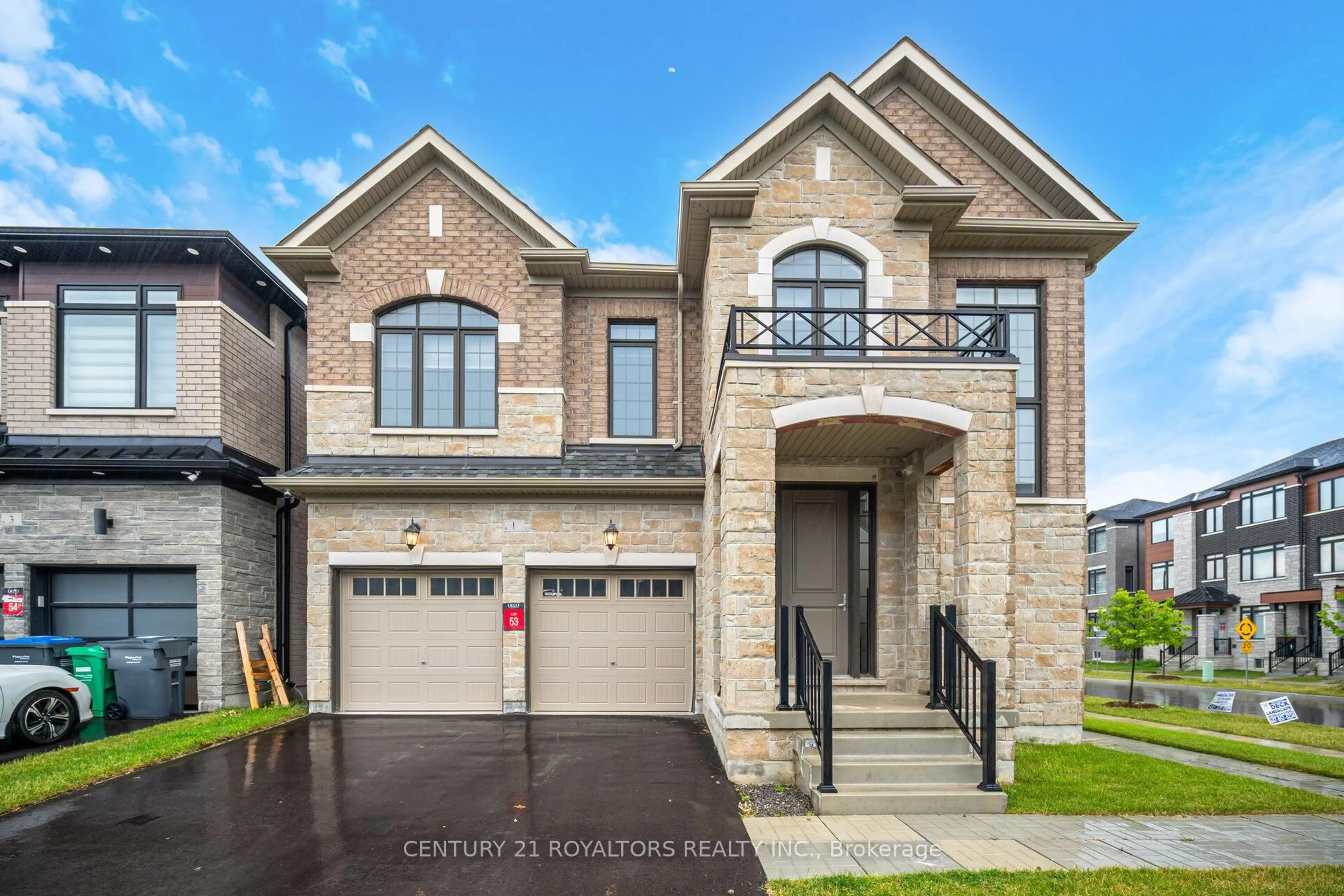 Home with brick exterior material, street for 1 Moorcroft Pl, Brampton Ontario L6P 4P8