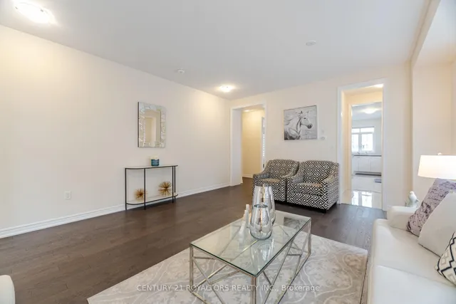 Additional property image - 1 Moorcroft Pl