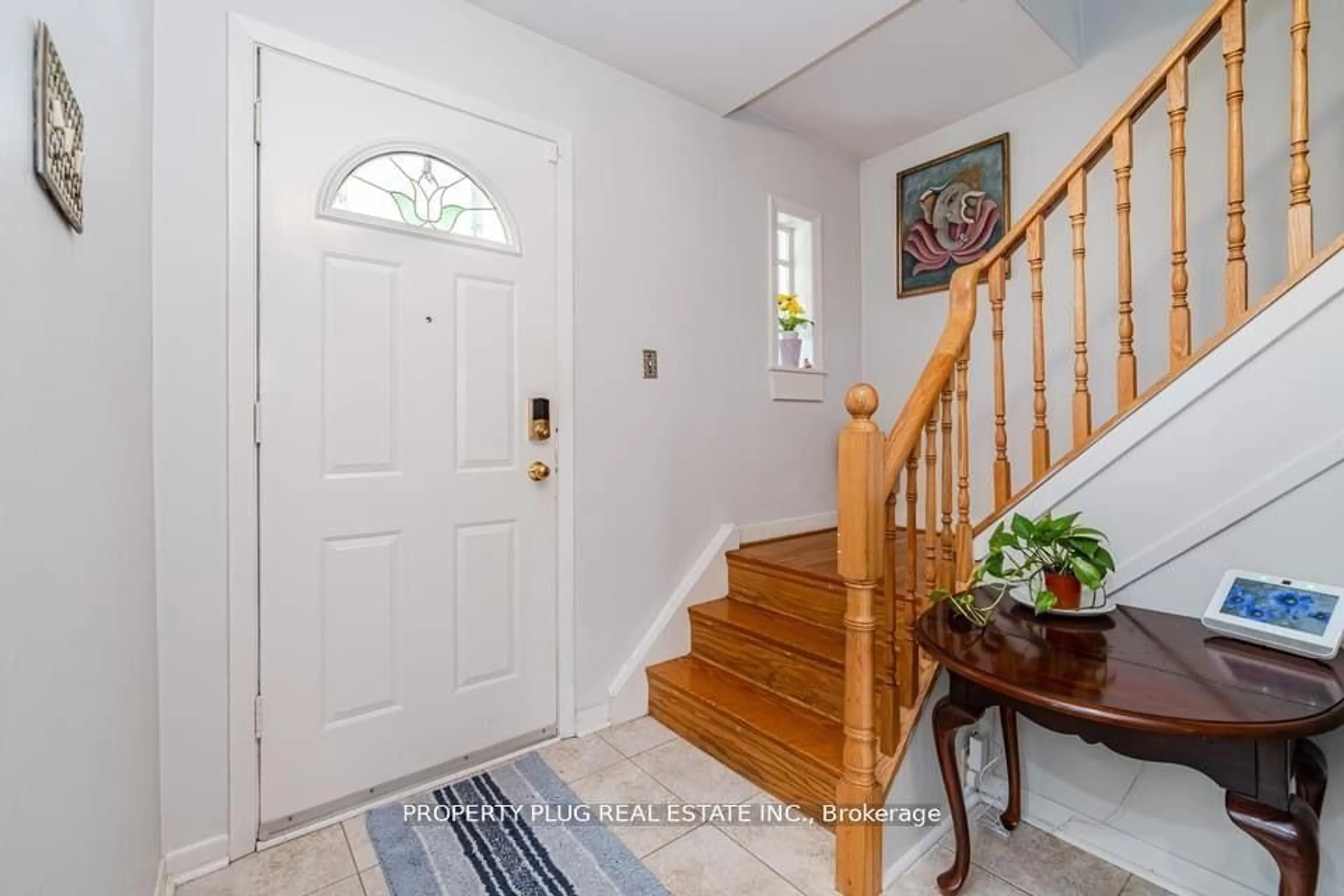 Indoor entryway for 3 Leneck Ave, Brampton Ontario L6X 2A9