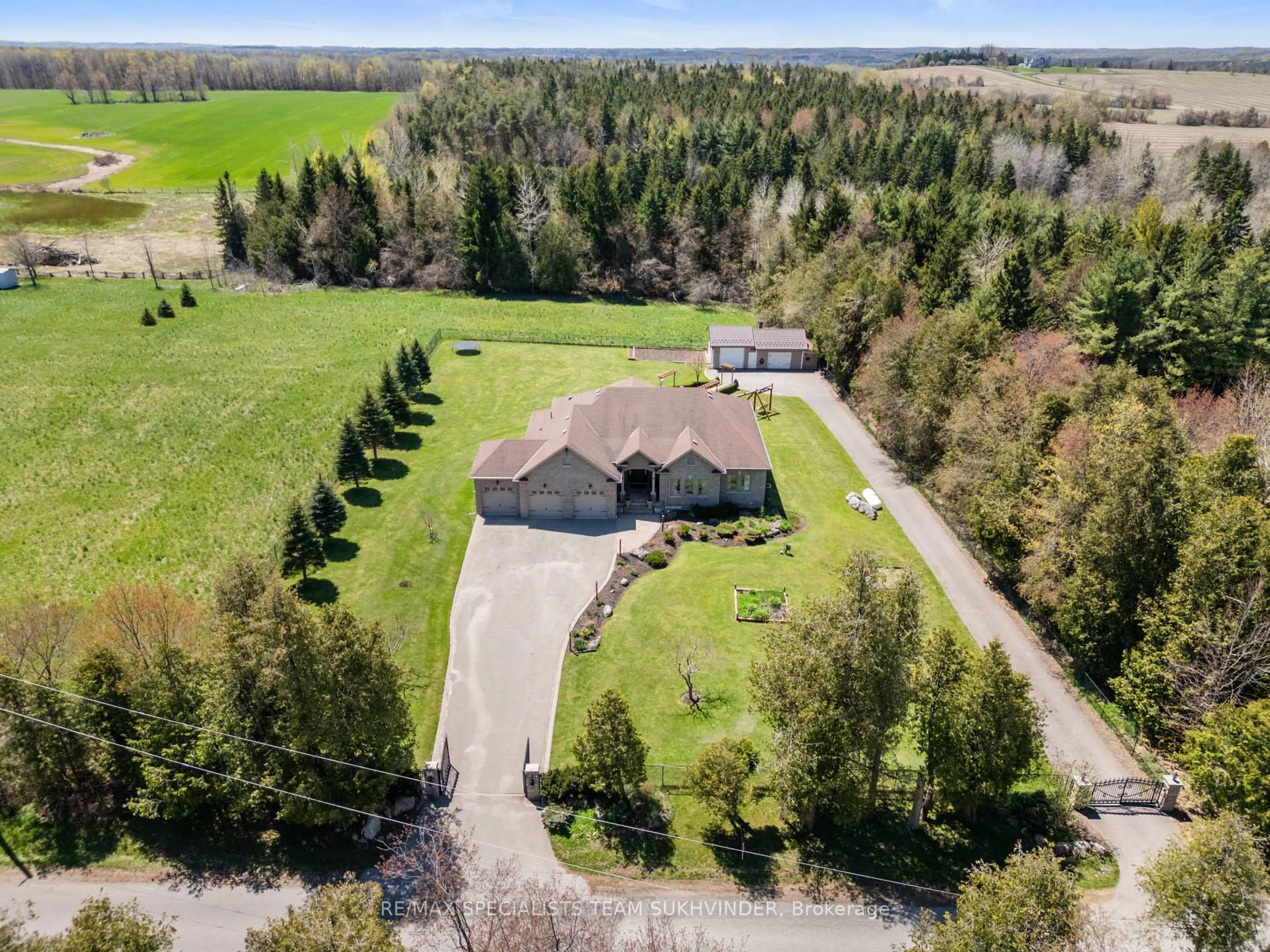 A pic from outside/outdoor area/front of a property/back of a property/a pic from drone, unknown for 19728 Kennedy Rd, Caledon Ontario L7K 1Y2