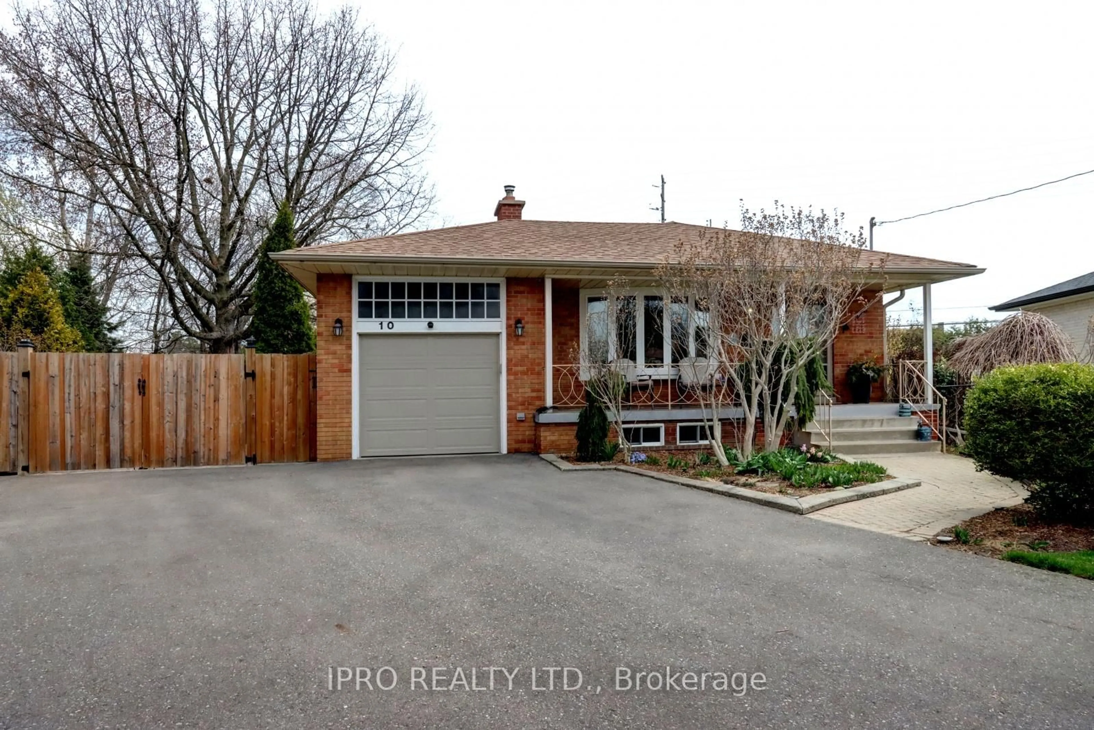 Home with brick exterior material, street for 10 CHESTNUT Ave, Brampton Ontario L6X 2A5
