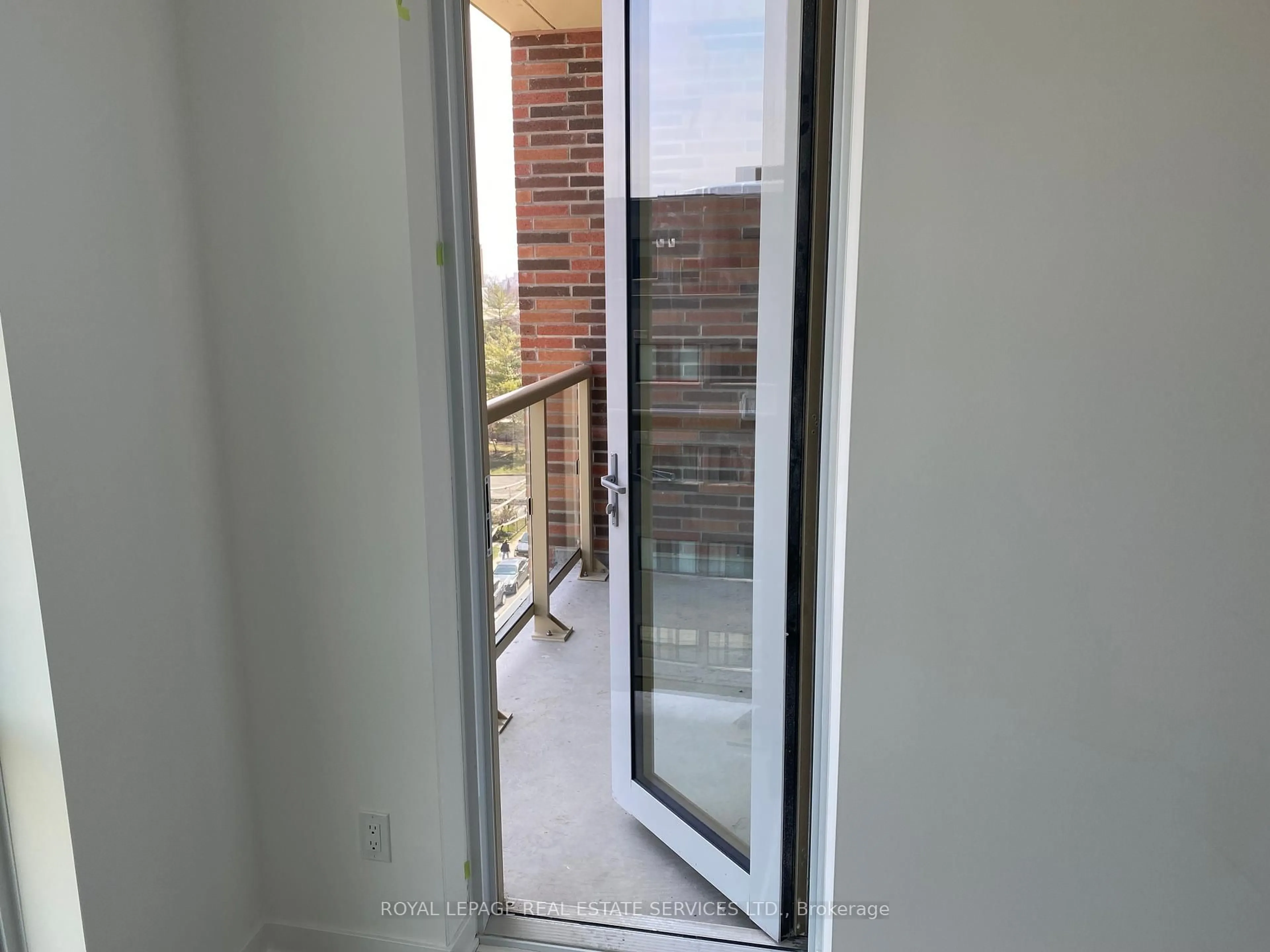 Unknown for 1787 St Clair Ave #621, Toronto Ontario M6N 1J6