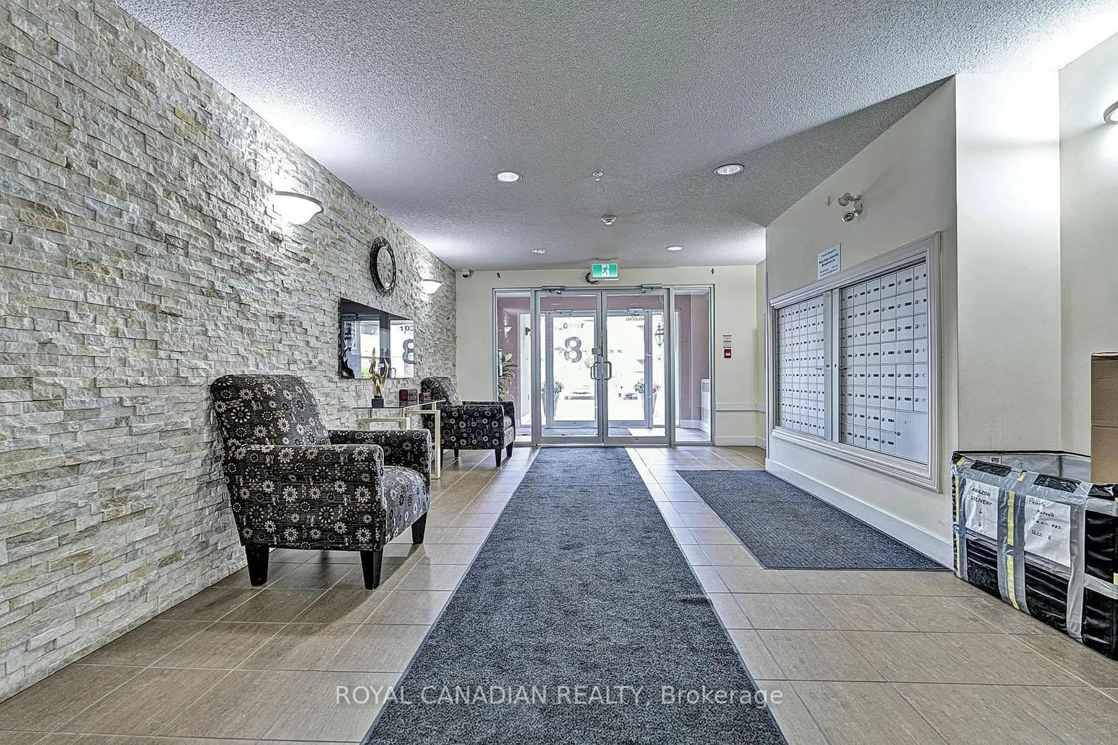 Indoor foyer for 8 Dayspring Circ #1403, Brampton Ontario L6P 2Z7