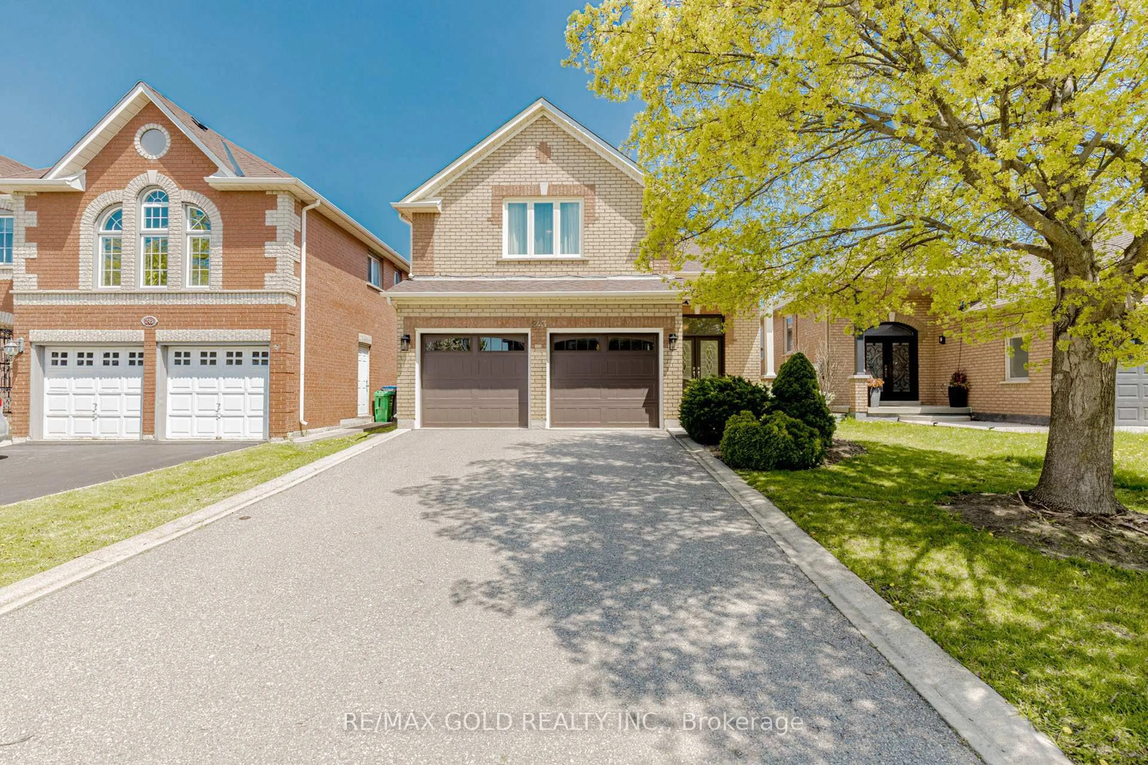 Home with brick exterior material, street for 243 Cresthaven Rd, Brampton Ontario L7A 1G3