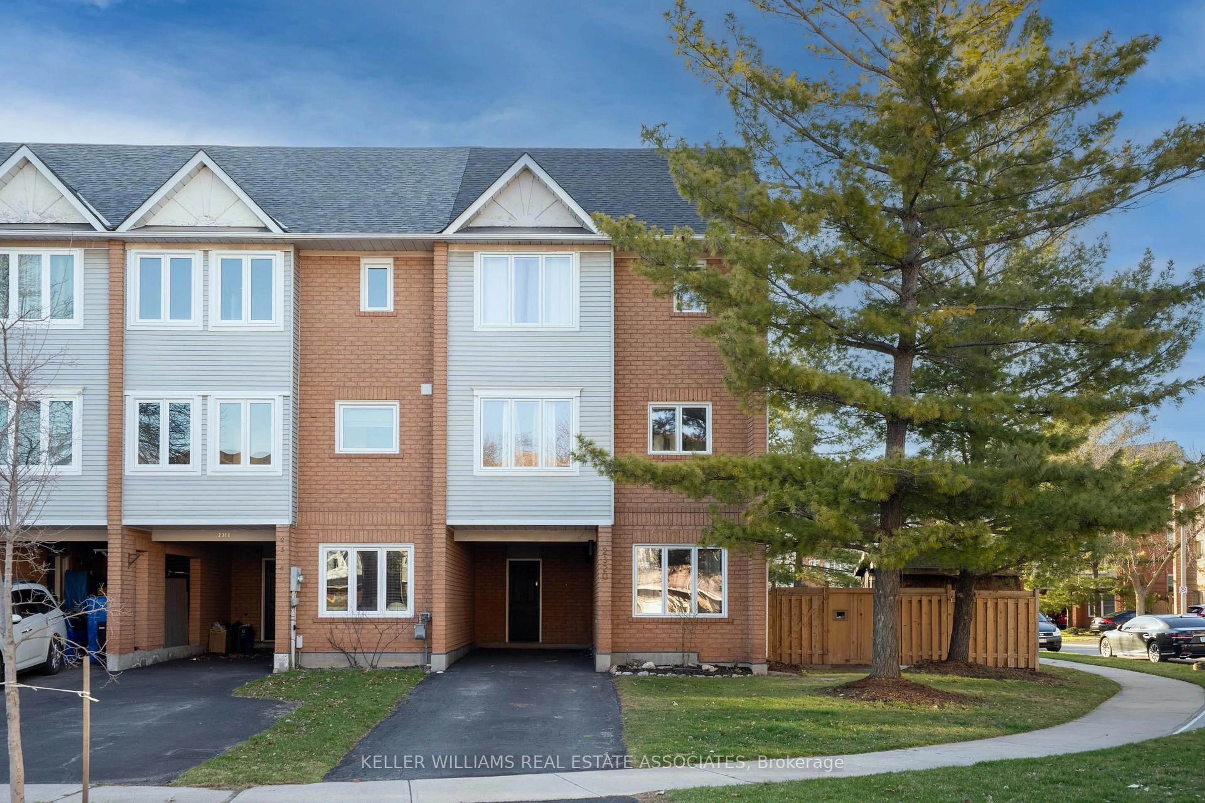 Unknown for 2320 Strawfield Crt, Oakville Ontario L6H 6C2
