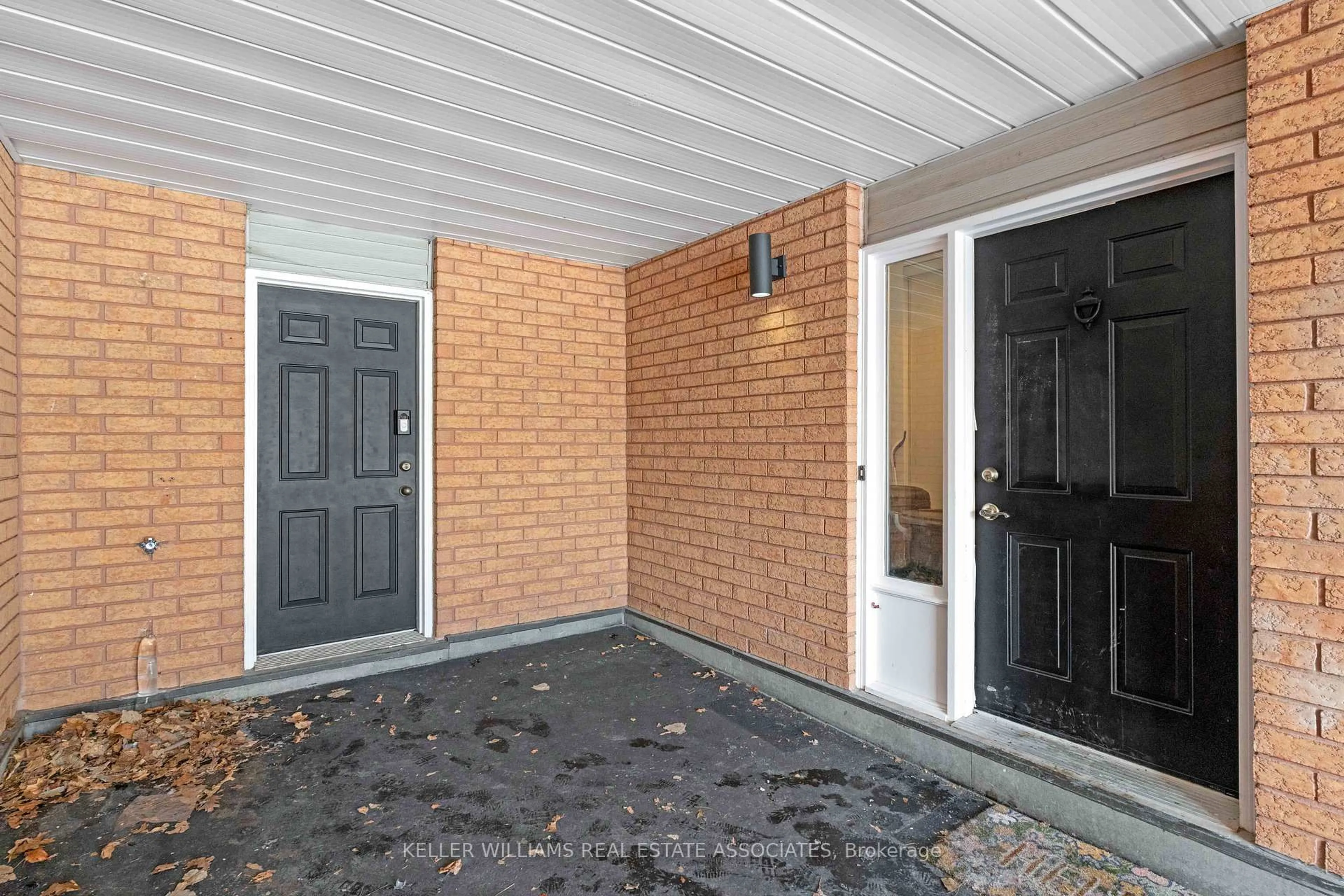 Unknown for 2320 Strawfield Crt, Oakville Ontario L6H 6C2