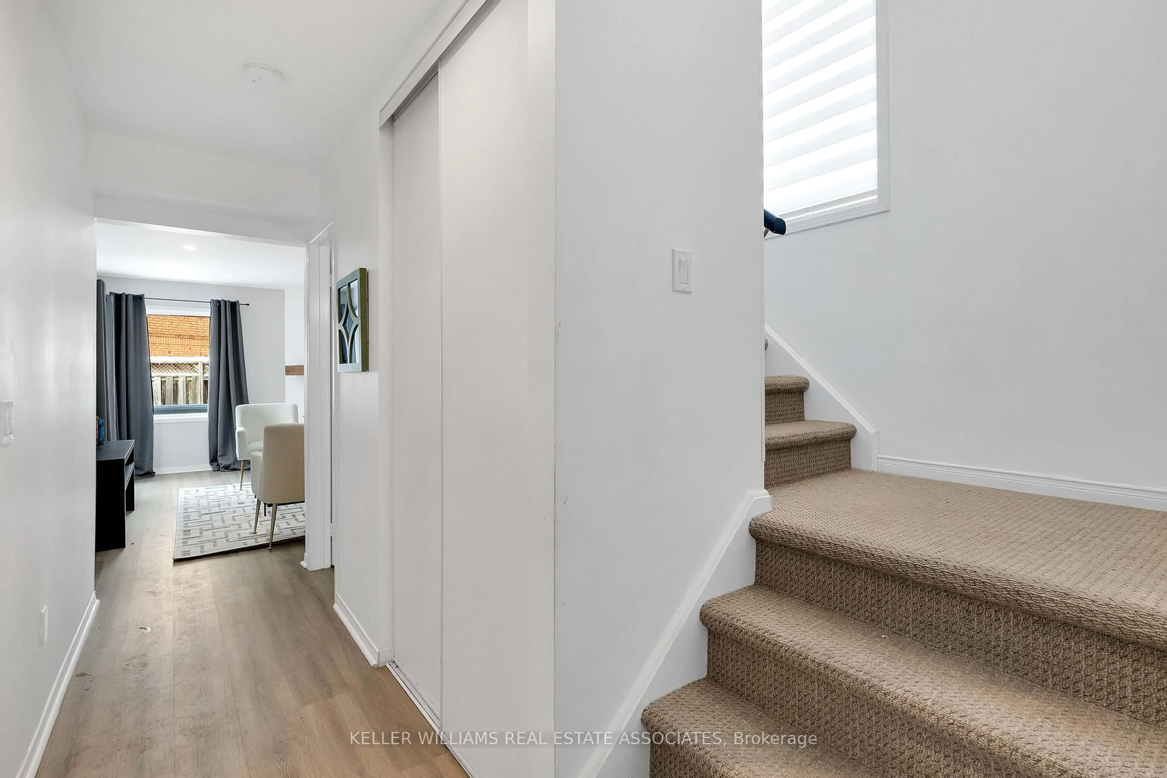 Unknown for 2320 Strawfield Crt, Oakville Ontario L6H 6C2