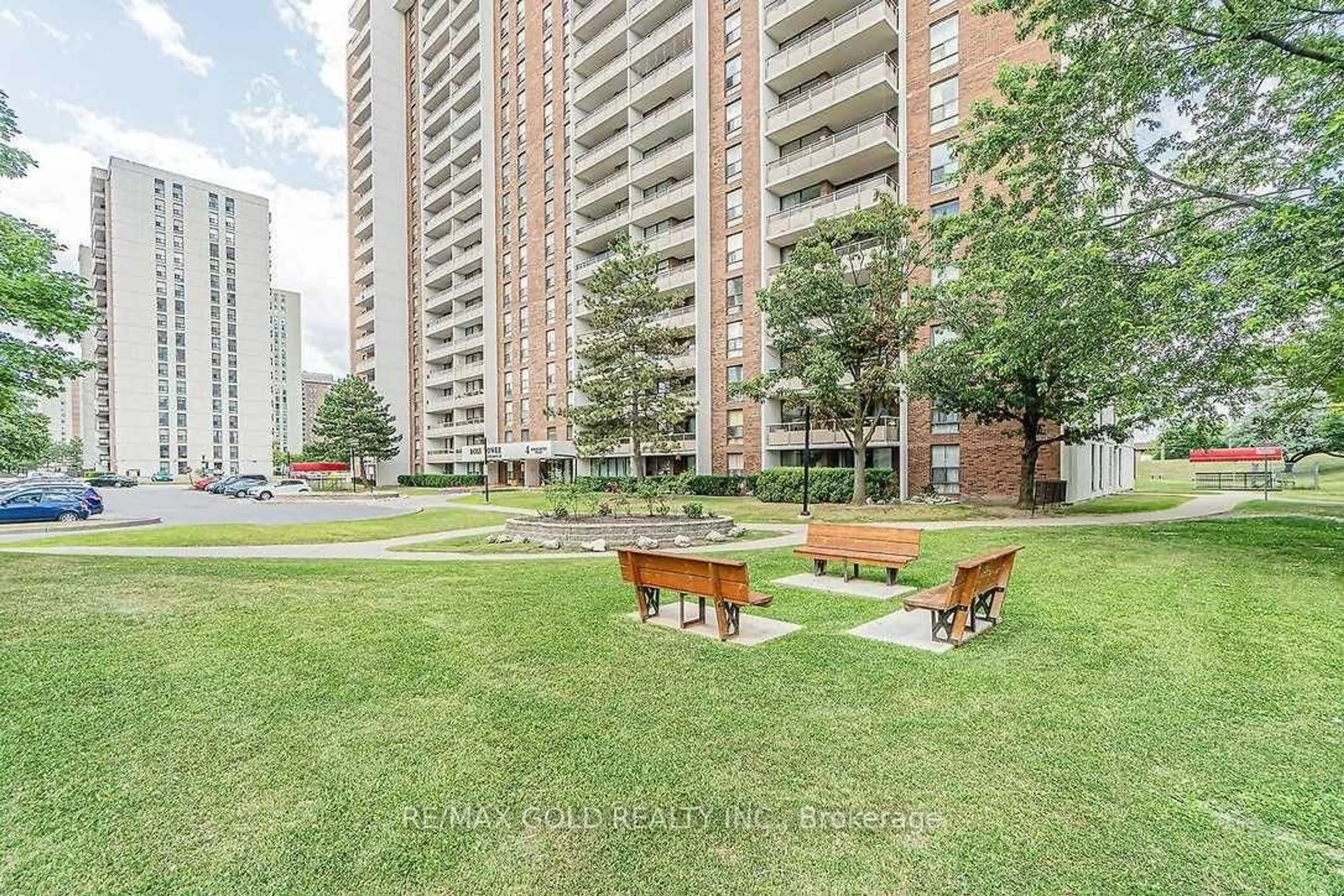 Patio, unknown for 4 Kings Cross Rd #1807, Brampton Ontario L6T 3X8