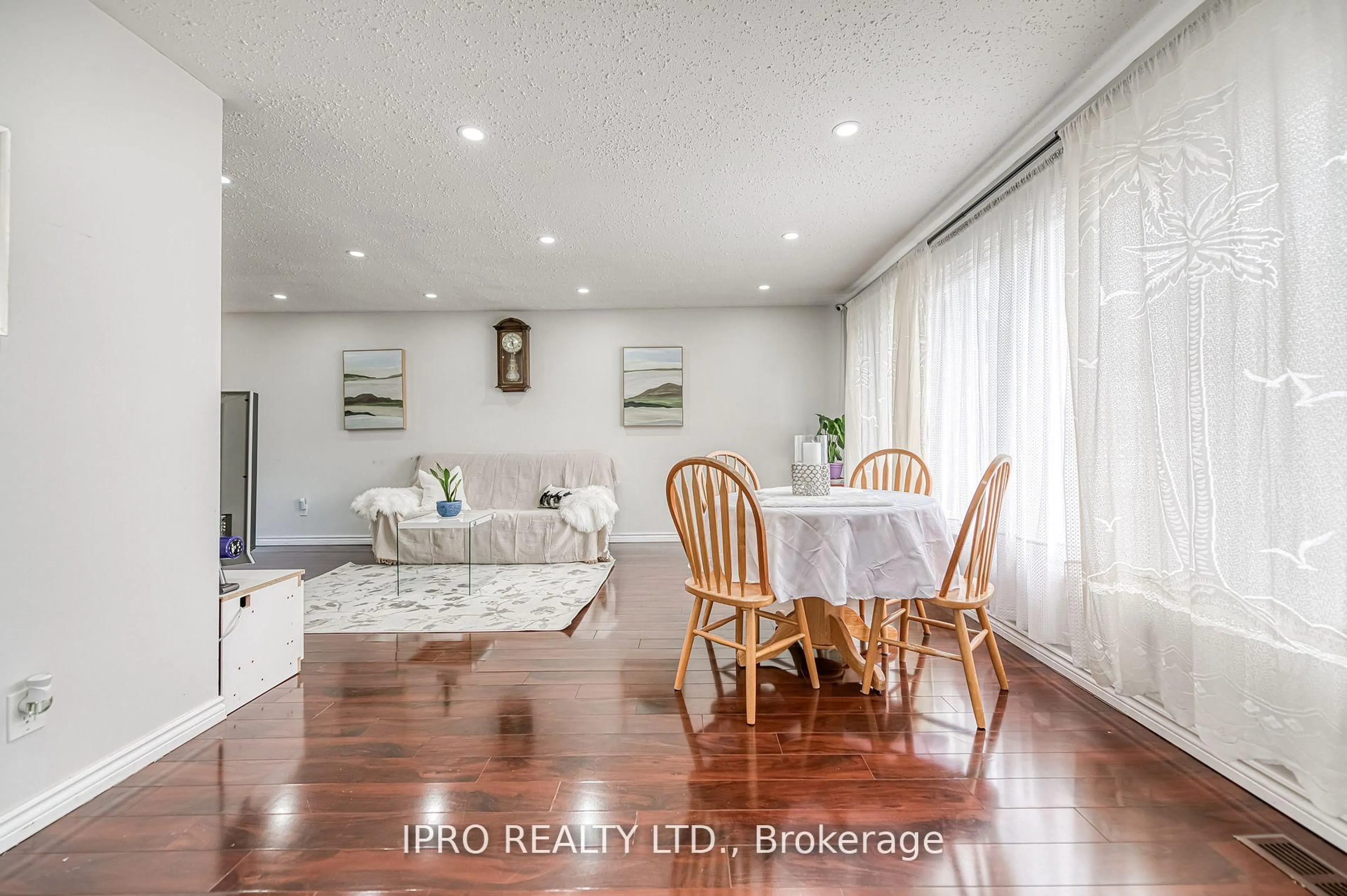 Dining room, wood/laminate floor for 49 Ascot Ave, Brampton Ontario L6T 2P3