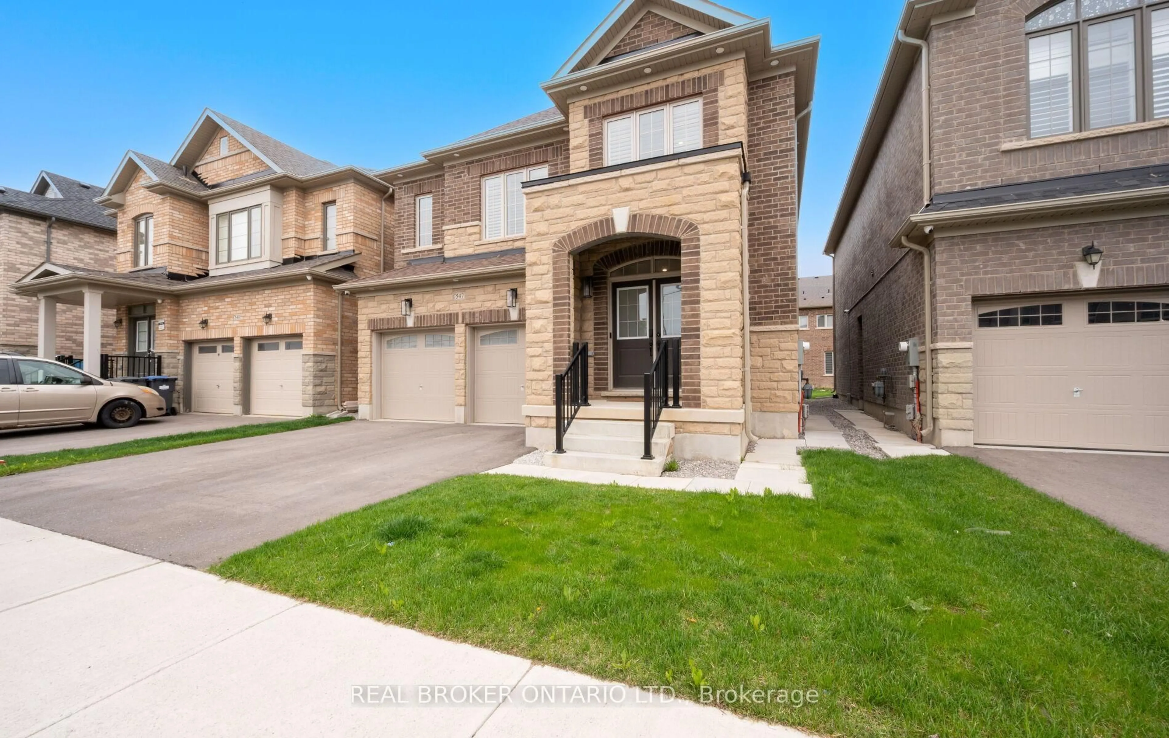 Home with brick exterior material, street for 547 Veterans Dr, Brampton Ontario L7A 5A6