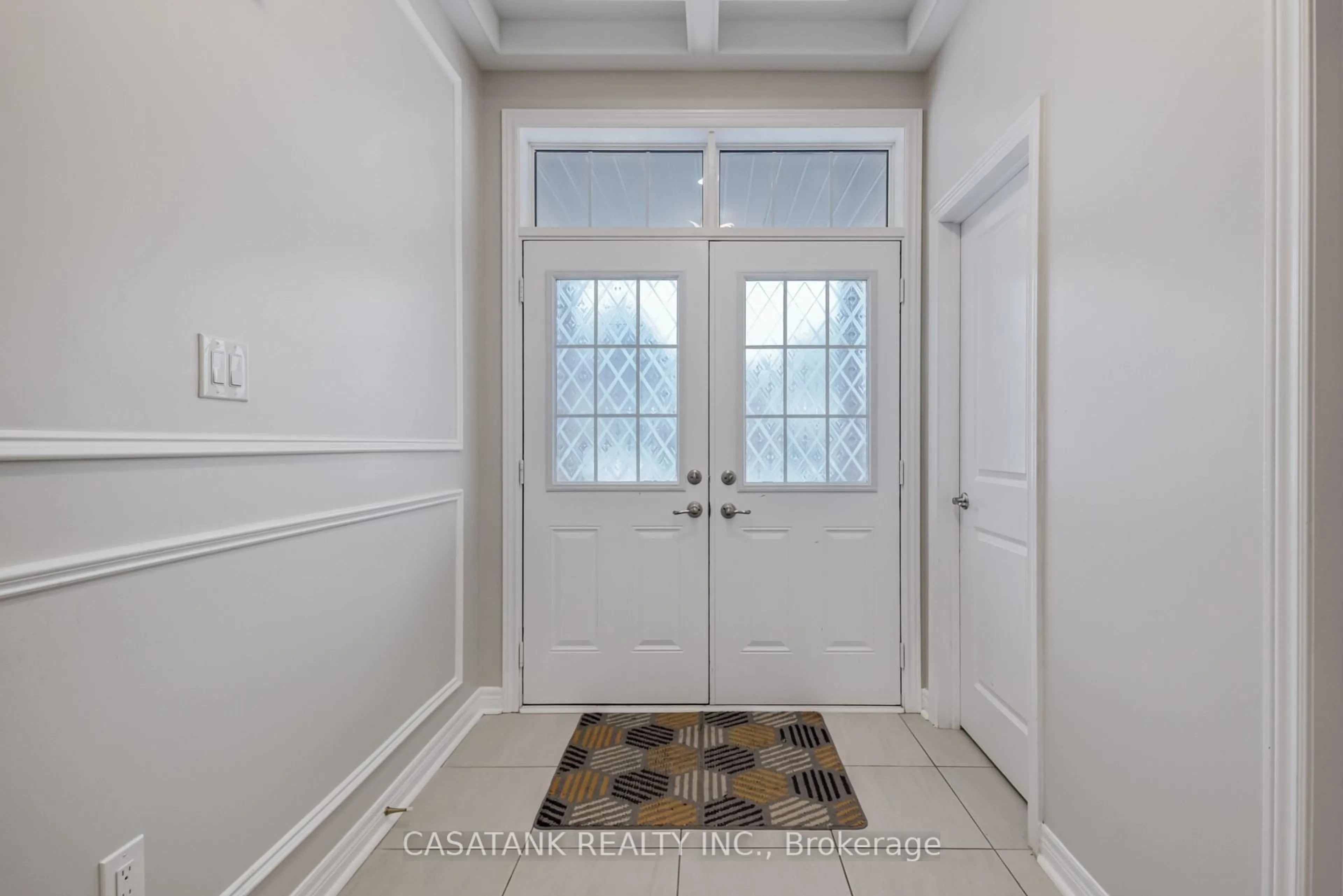 Indoor entryway for 359 North Park Blvd, Oakville Ontario L6M 1P7