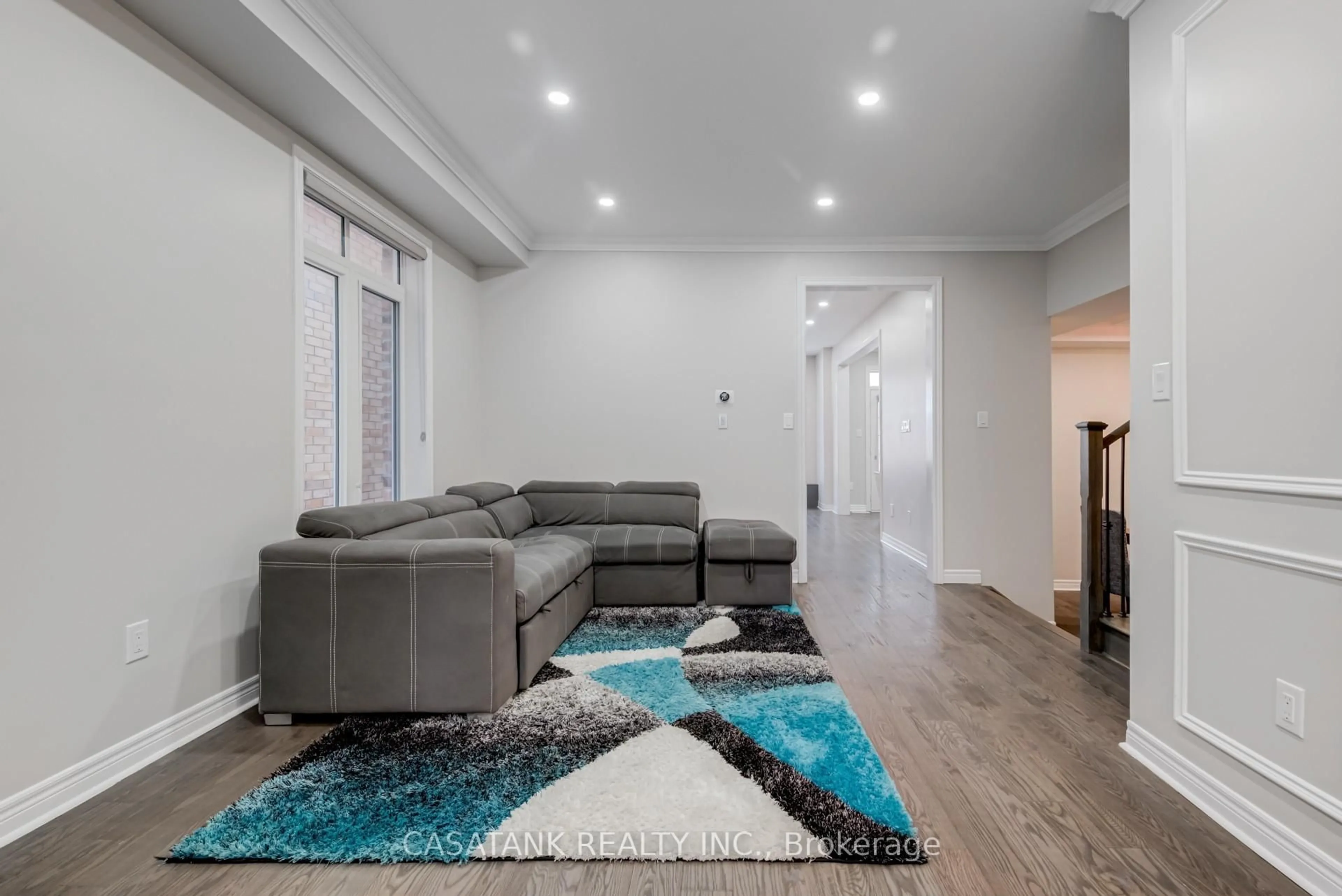 Living room with furniture, unknown for 359 North Park Blvd, Oakville Ontario L6M 1P7