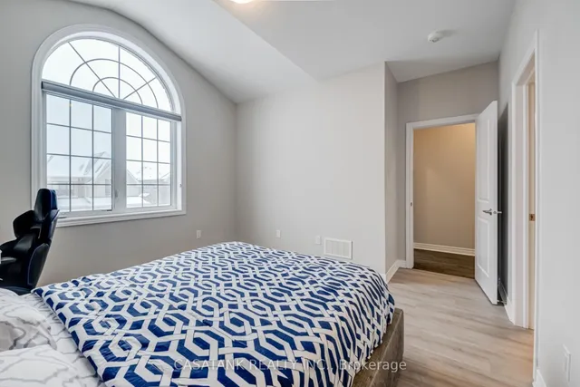 Additional property image - 359 North Park Blvd