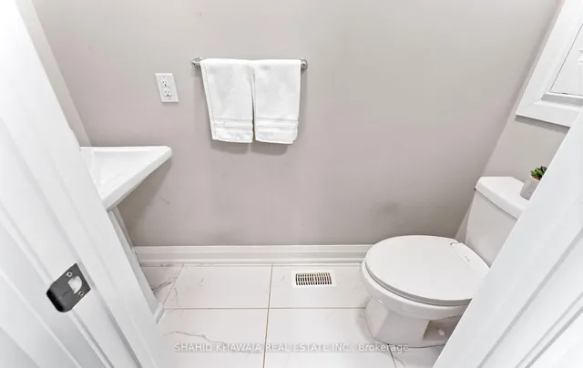 Additional property image - 1355 Basswood Cres