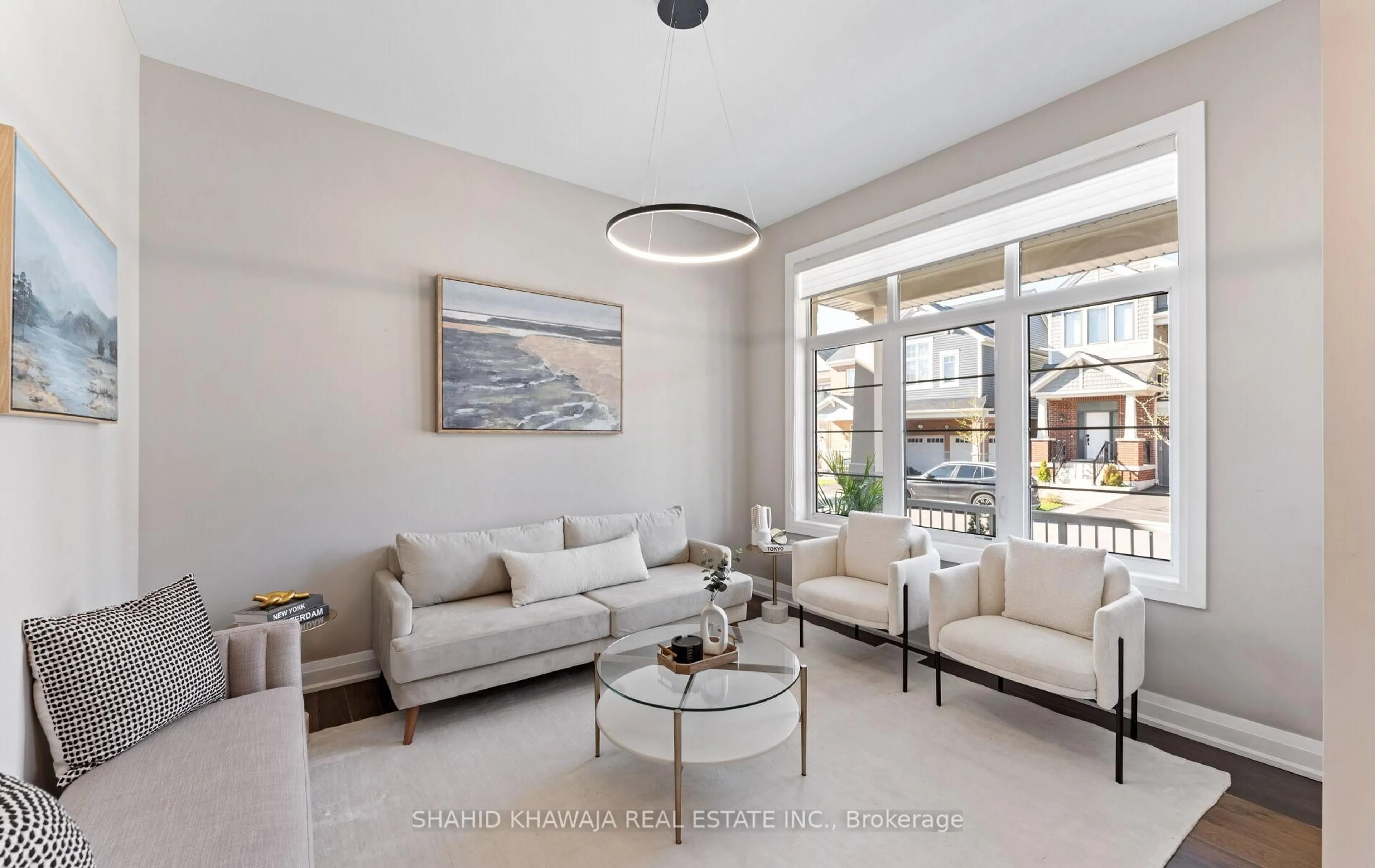 Living room with furniture, unknown for 1355 Basswood Cres, Milton Ontario L9T 7E7