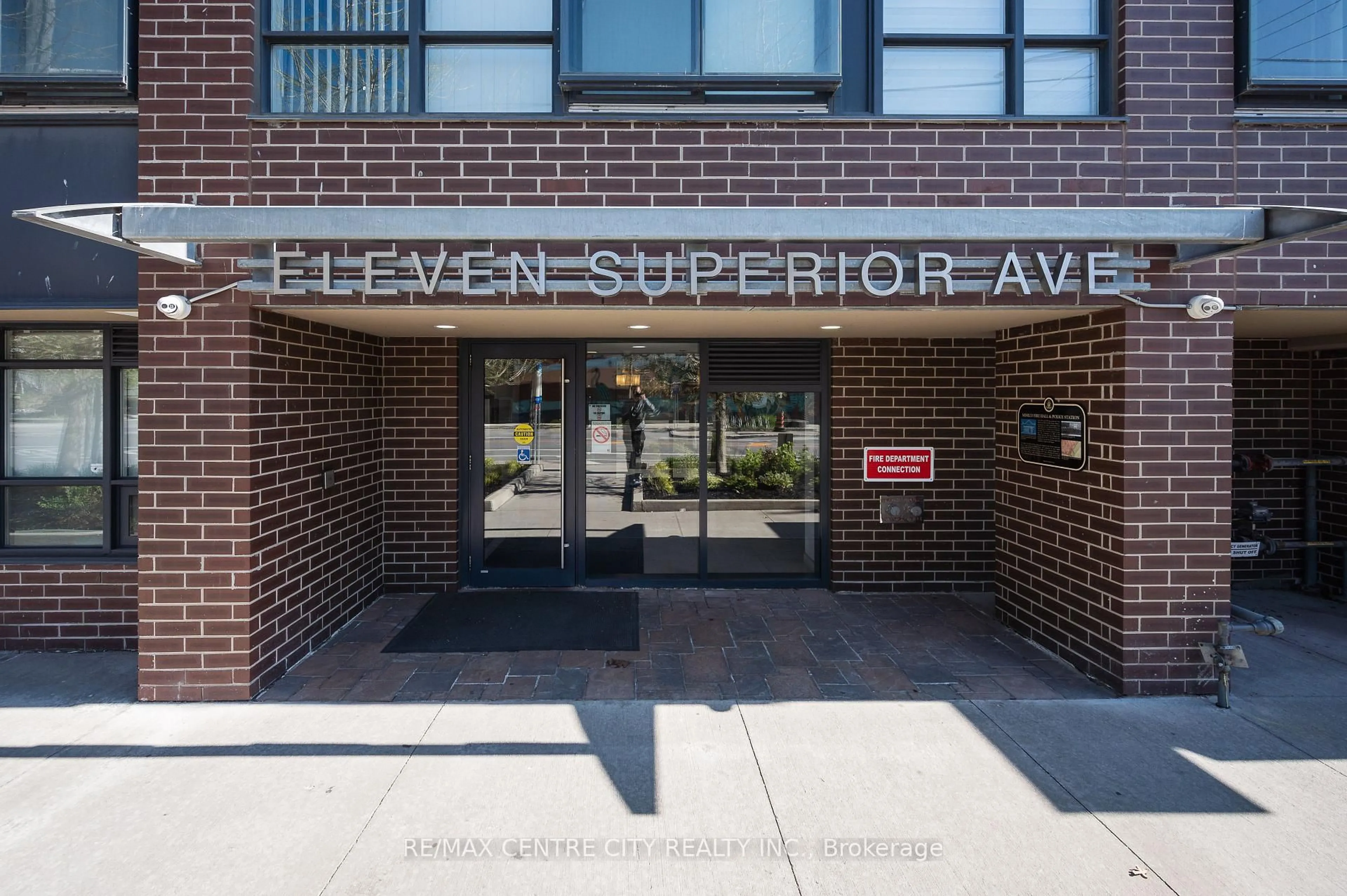 Indoor foyer for 11 Superior Ave #407, Toronto Ontario M8V 0A7