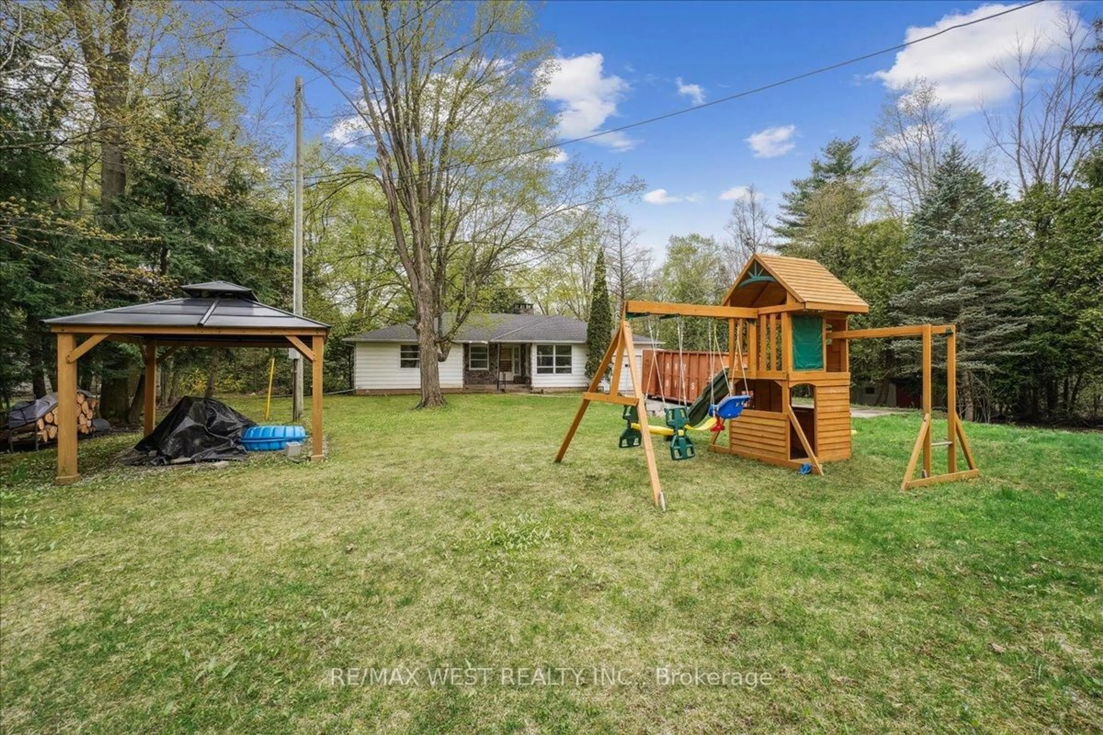 Patio, unknown for 11988 6th Line, Halton Hills Ontario L0P 1H0