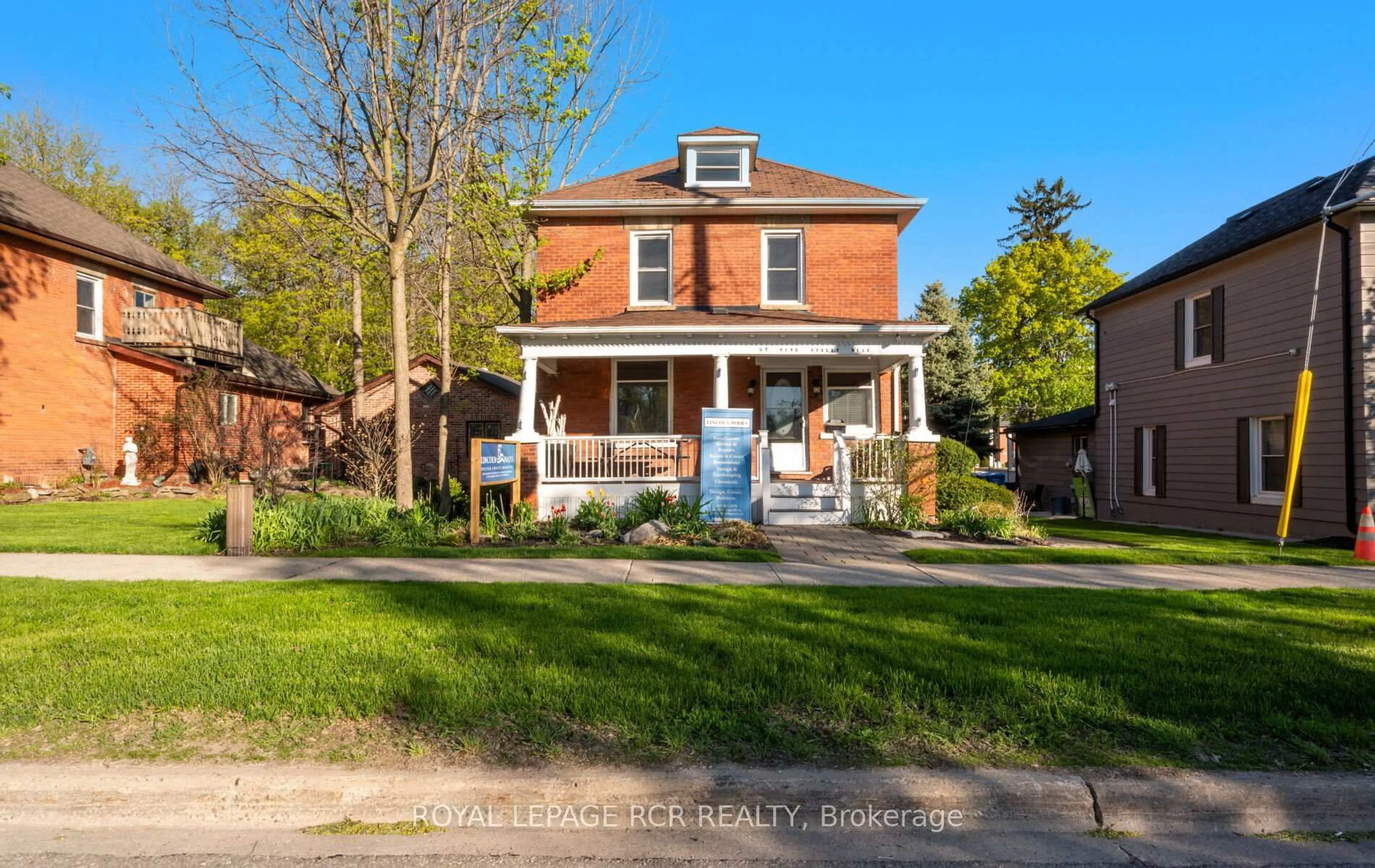 Home with brick exterior material, street for 69 King St, Caledon Ontario L7E 1A2