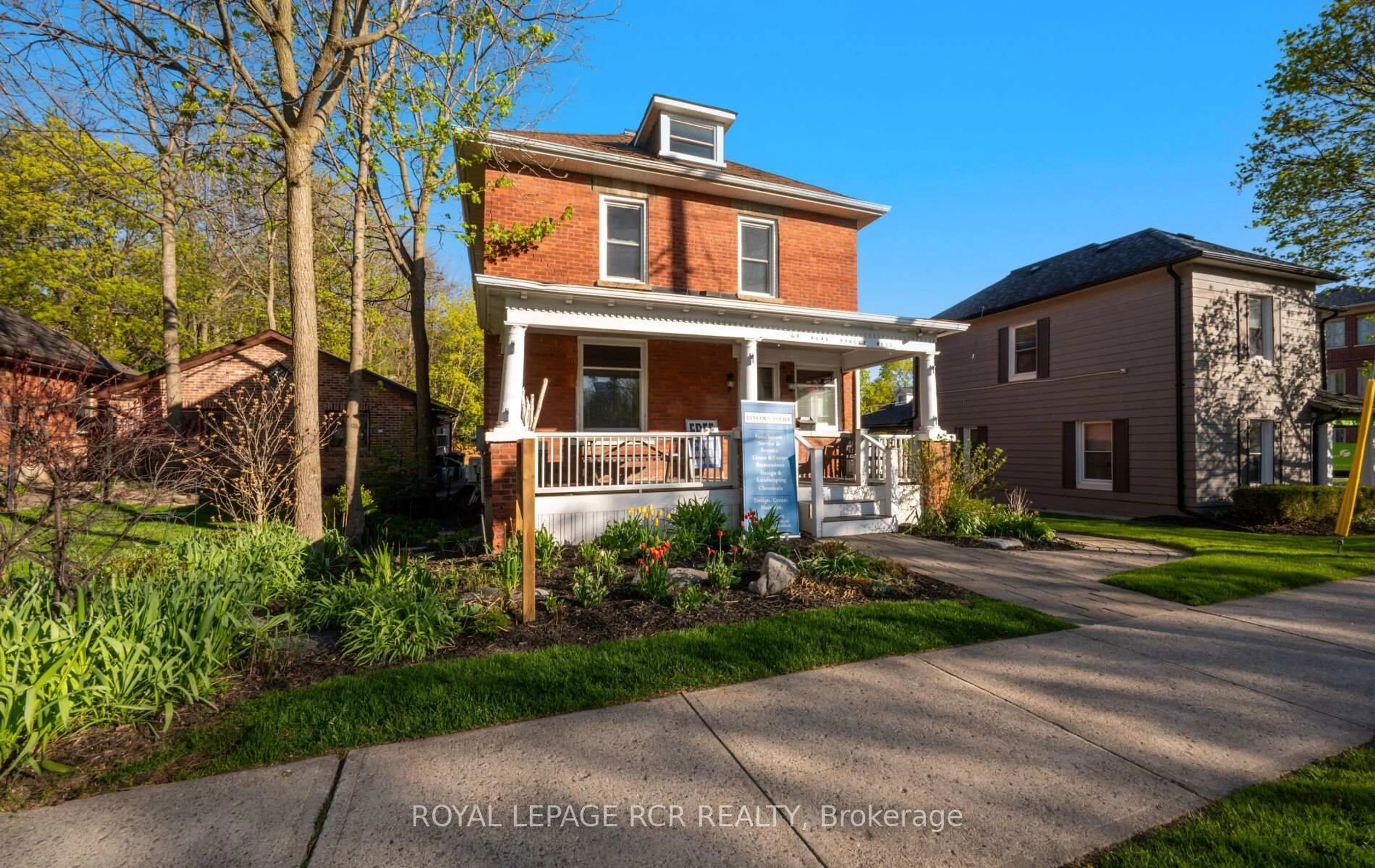 Home with brick exterior material, street for 69 King St, Caledon Ontario L7E 1A2