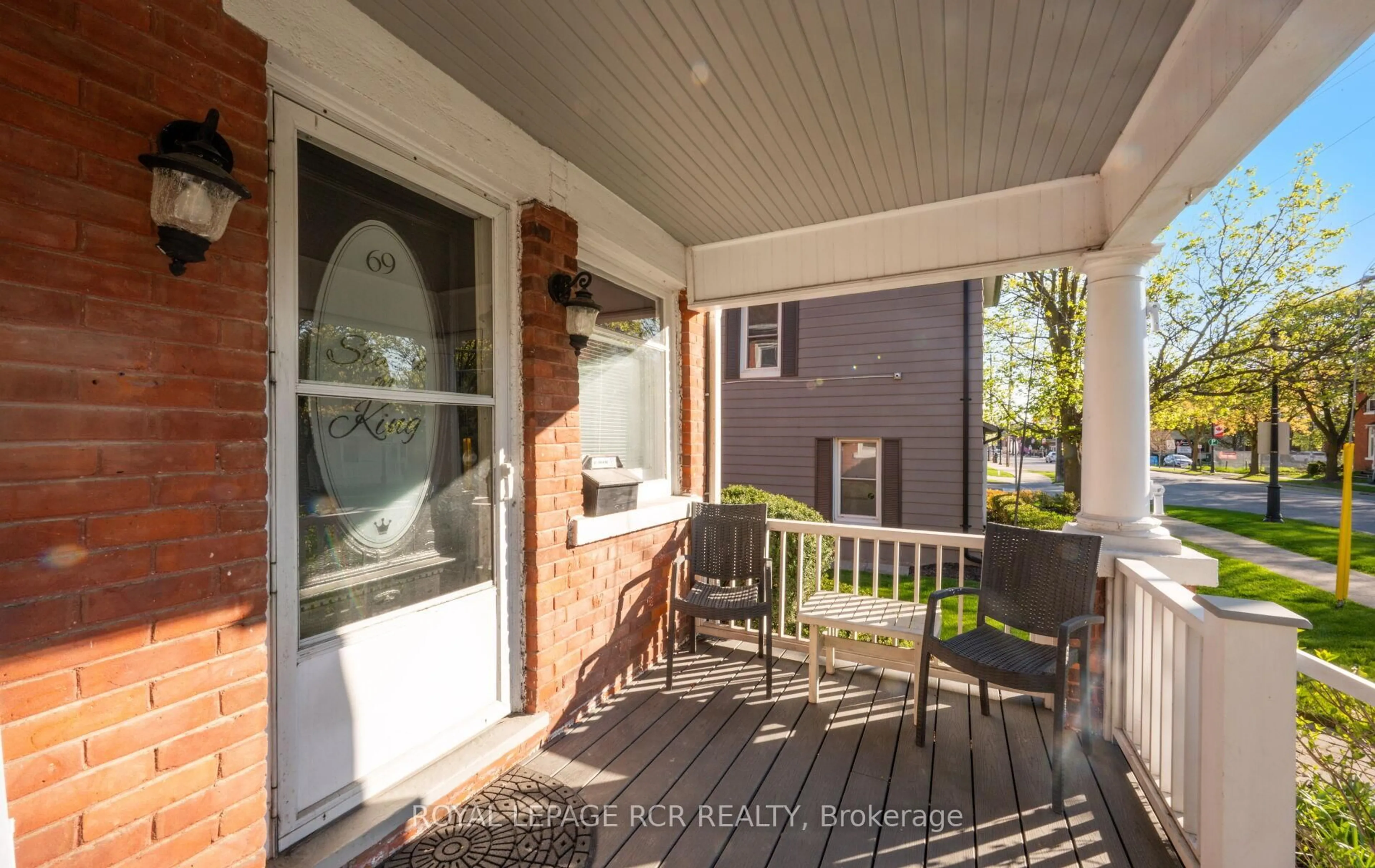Patio, street for 69 King St, Caledon Ontario L7E 1A2