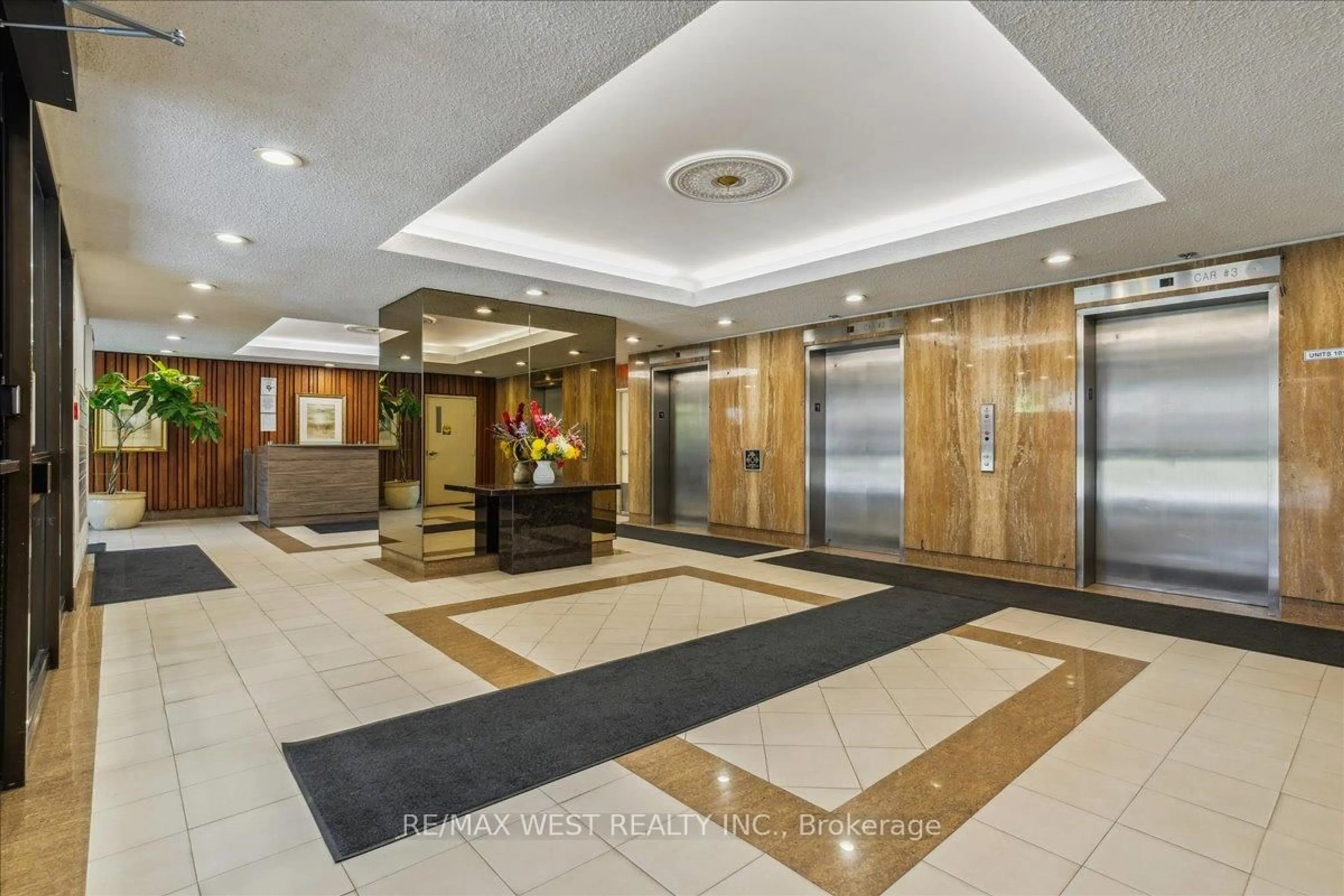 Lobby for 50 Elm Dr #1509, Mississauga Ontario L5A 3X2