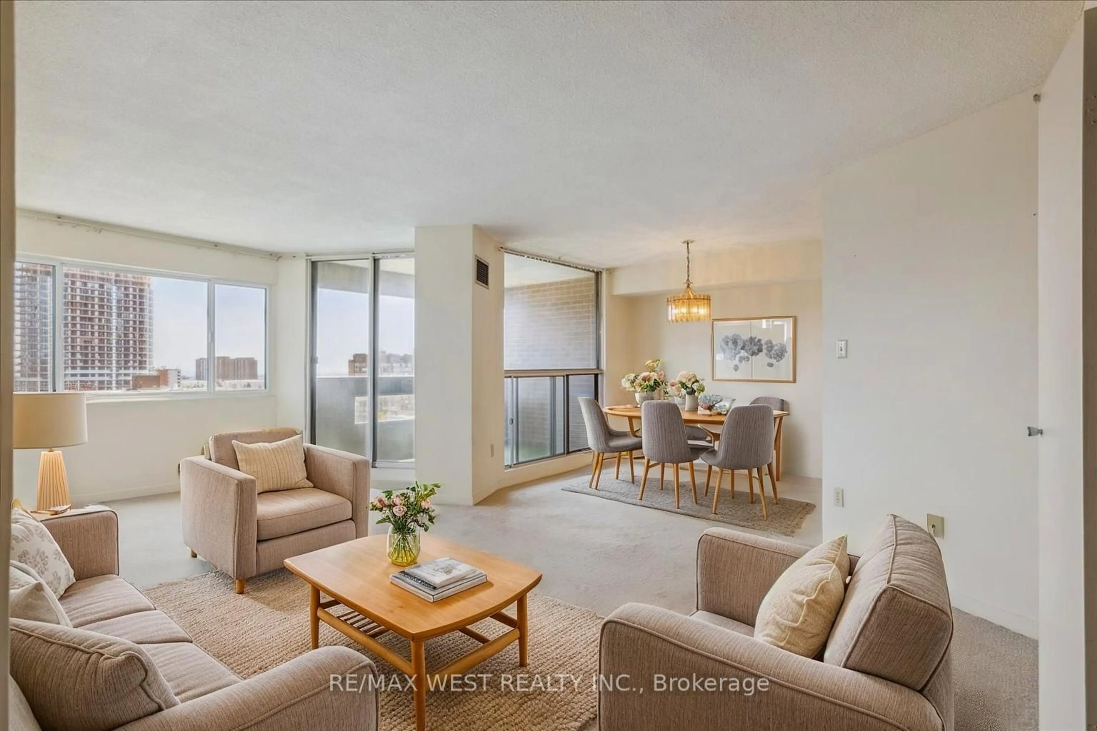 Living room with furniture, unknown for 50 Elm Dr #1509, Mississauga Ontario L5A 3X2