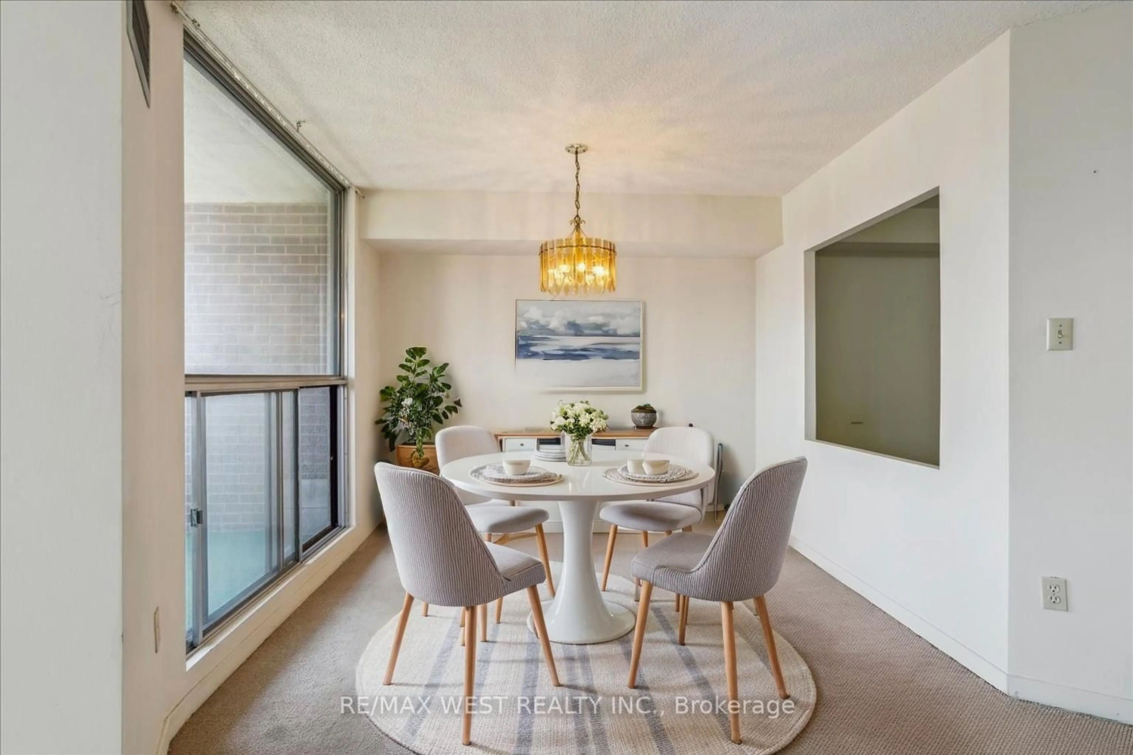 Dining room, unknown for 50 Elm Dr #1509, Mississauga Ontario L5A 3X2