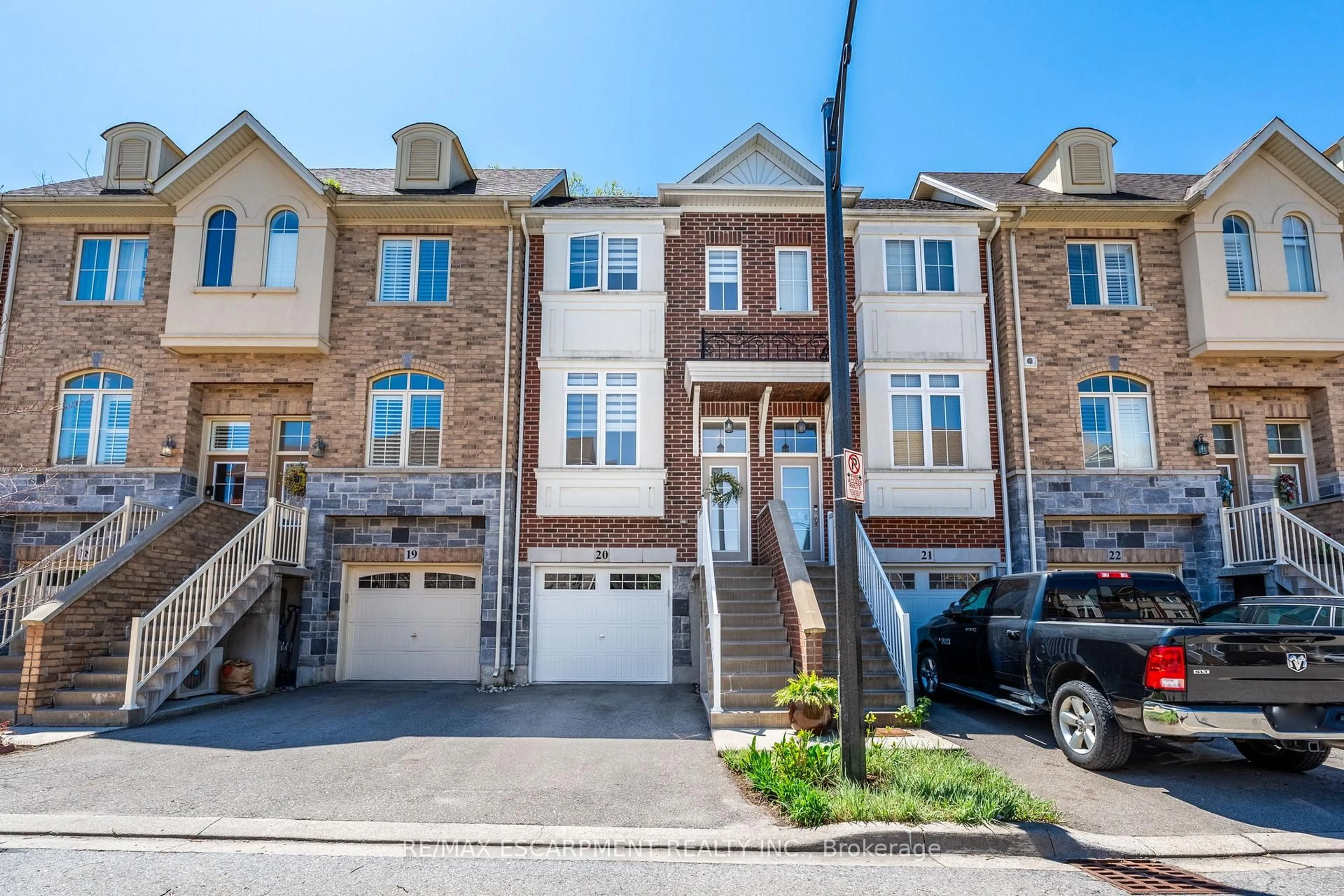 A pic from outside/outdoor area/front of a property/back of a property/a pic from drone, street for 181 Plains Rd #20, Burlington Ontario L7T 0B1
