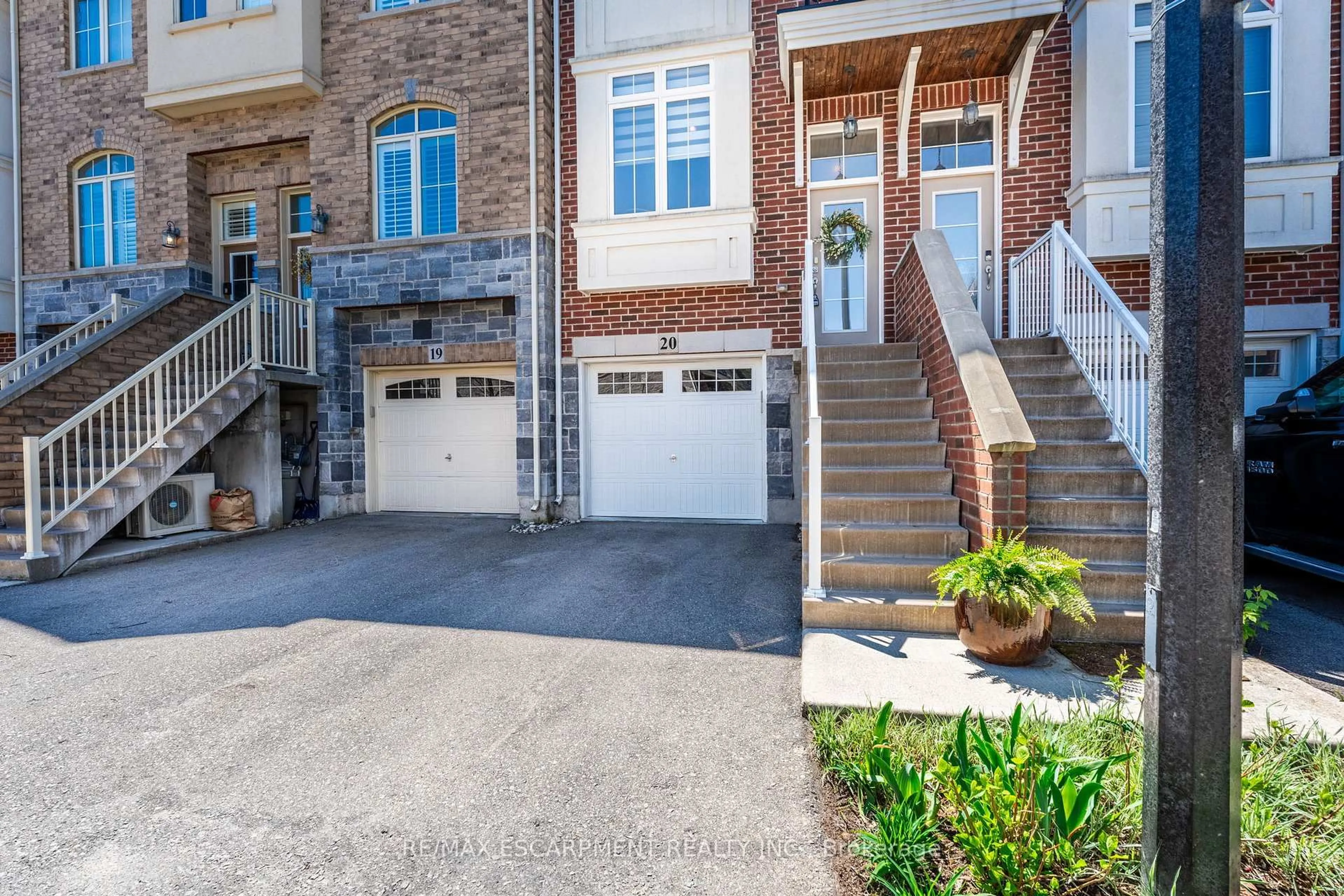 Home with brick exterior material, street for 181 Plains Rd #20, Burlington Ontario L7T 0B1