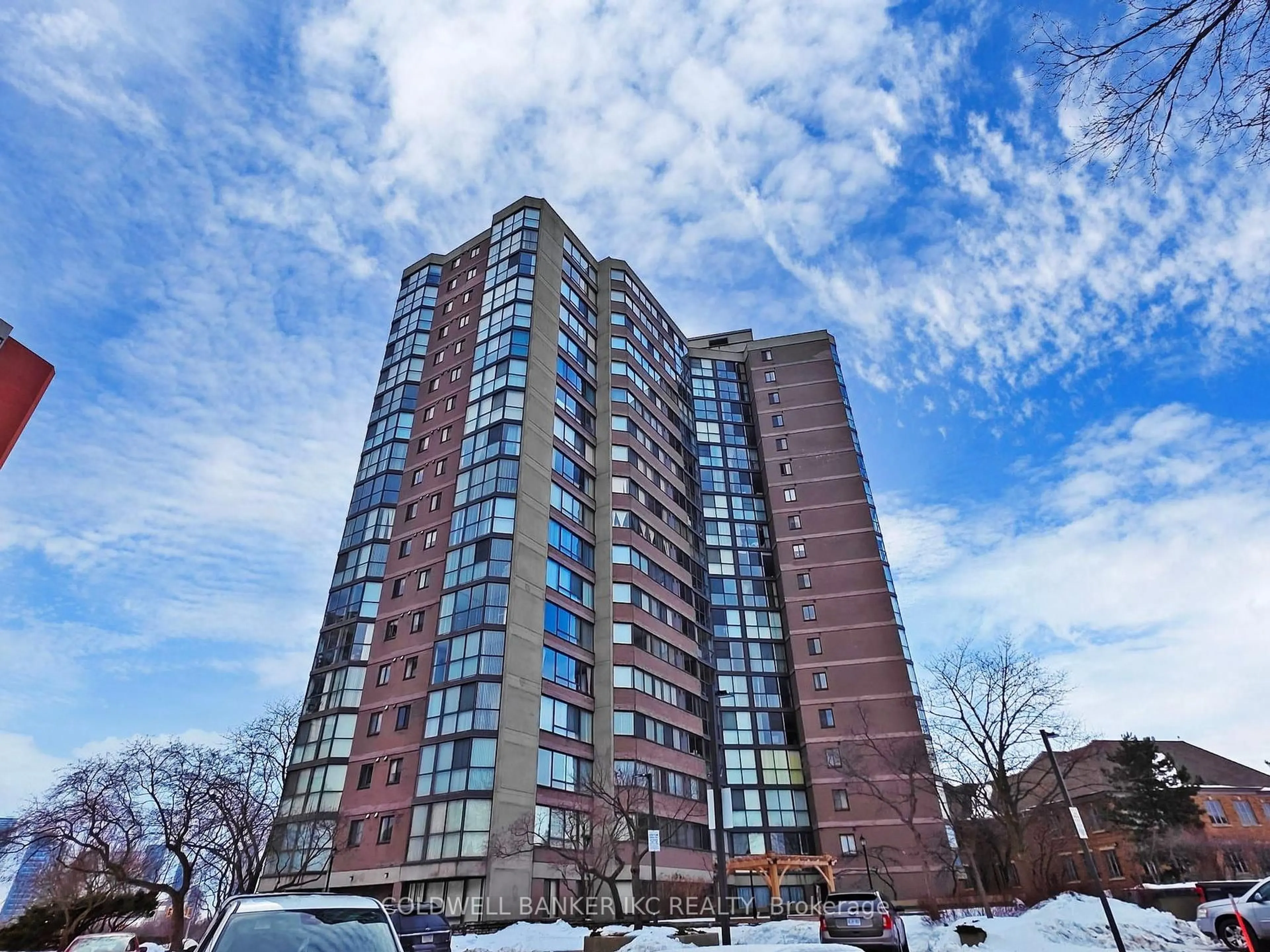 Indoor foyer for 4235 Sherwoodtowne Blvd #1001, Mississauga Ontario L4Z 1W3