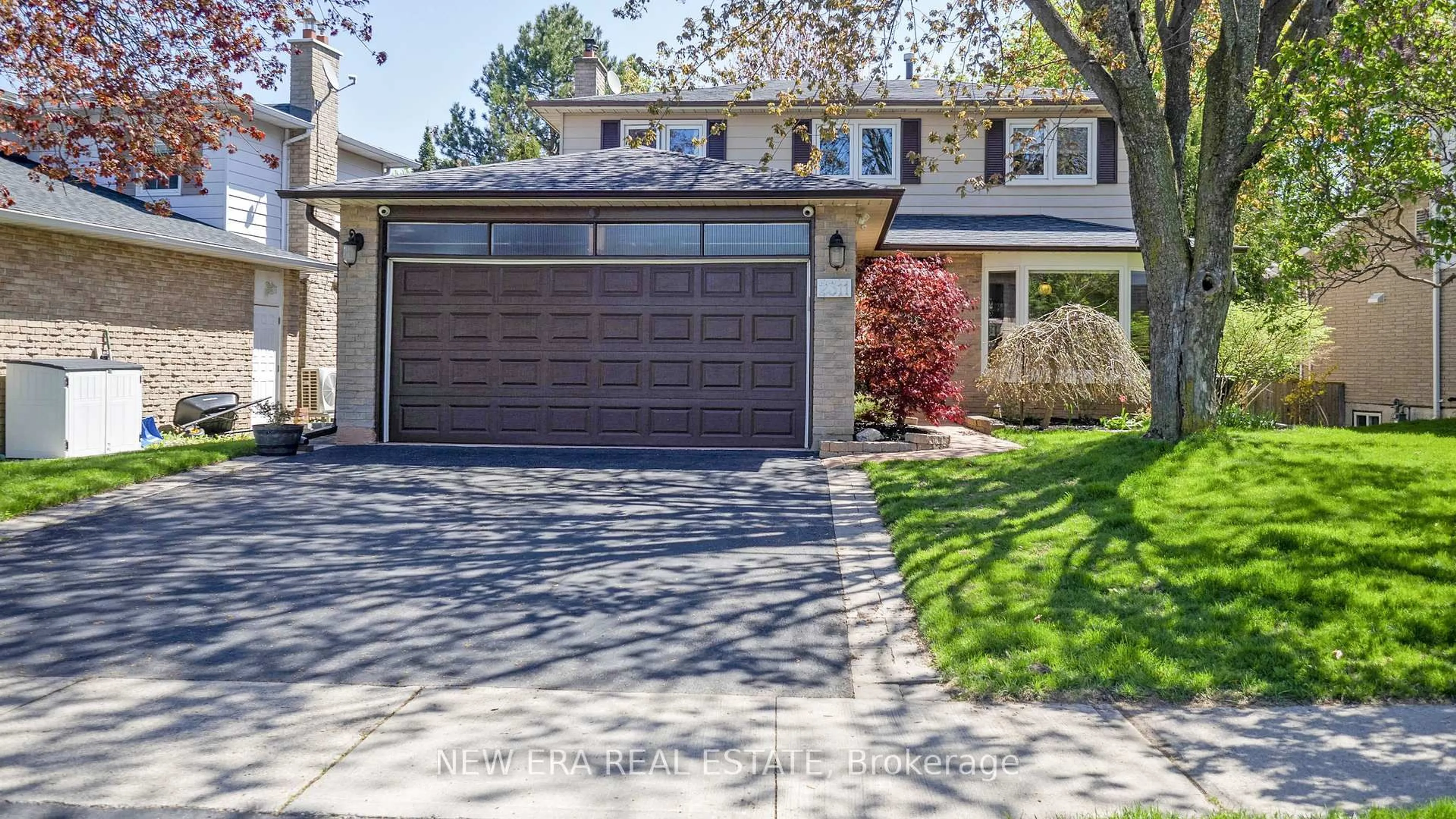 Home with vinyl exterior material, street for 2311 Duncaster Dr, Burlington Ontario L7P 4C2