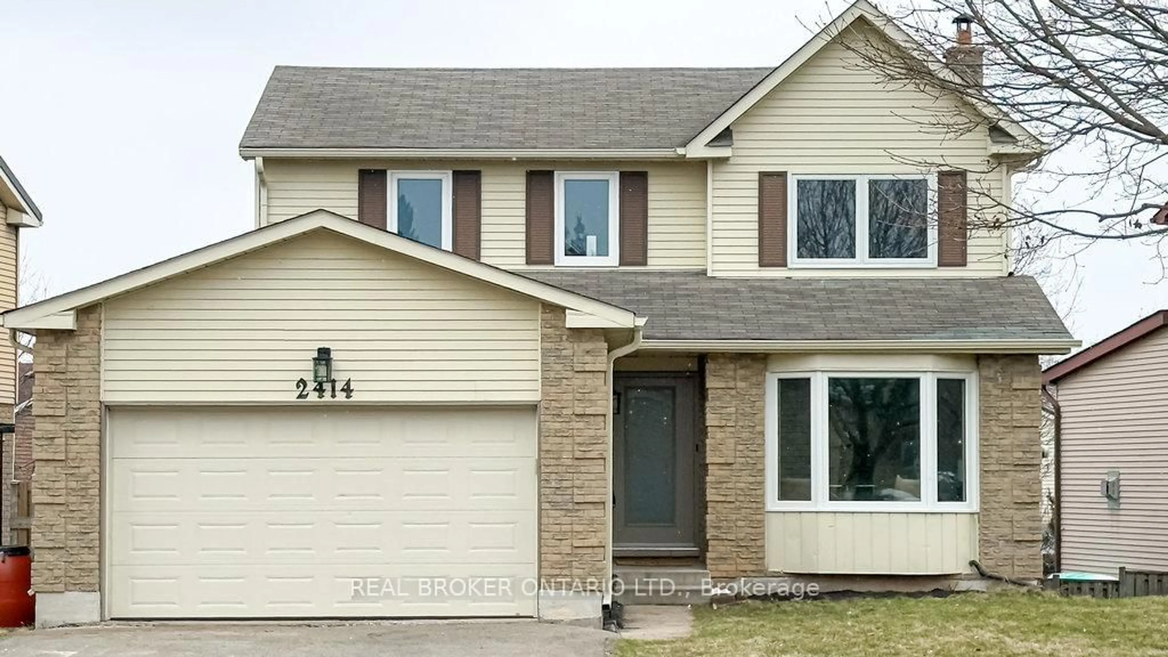 Home with vinyl exterior material, street for 2414 Coventry Way, Burlington Ontario L7P 4M4