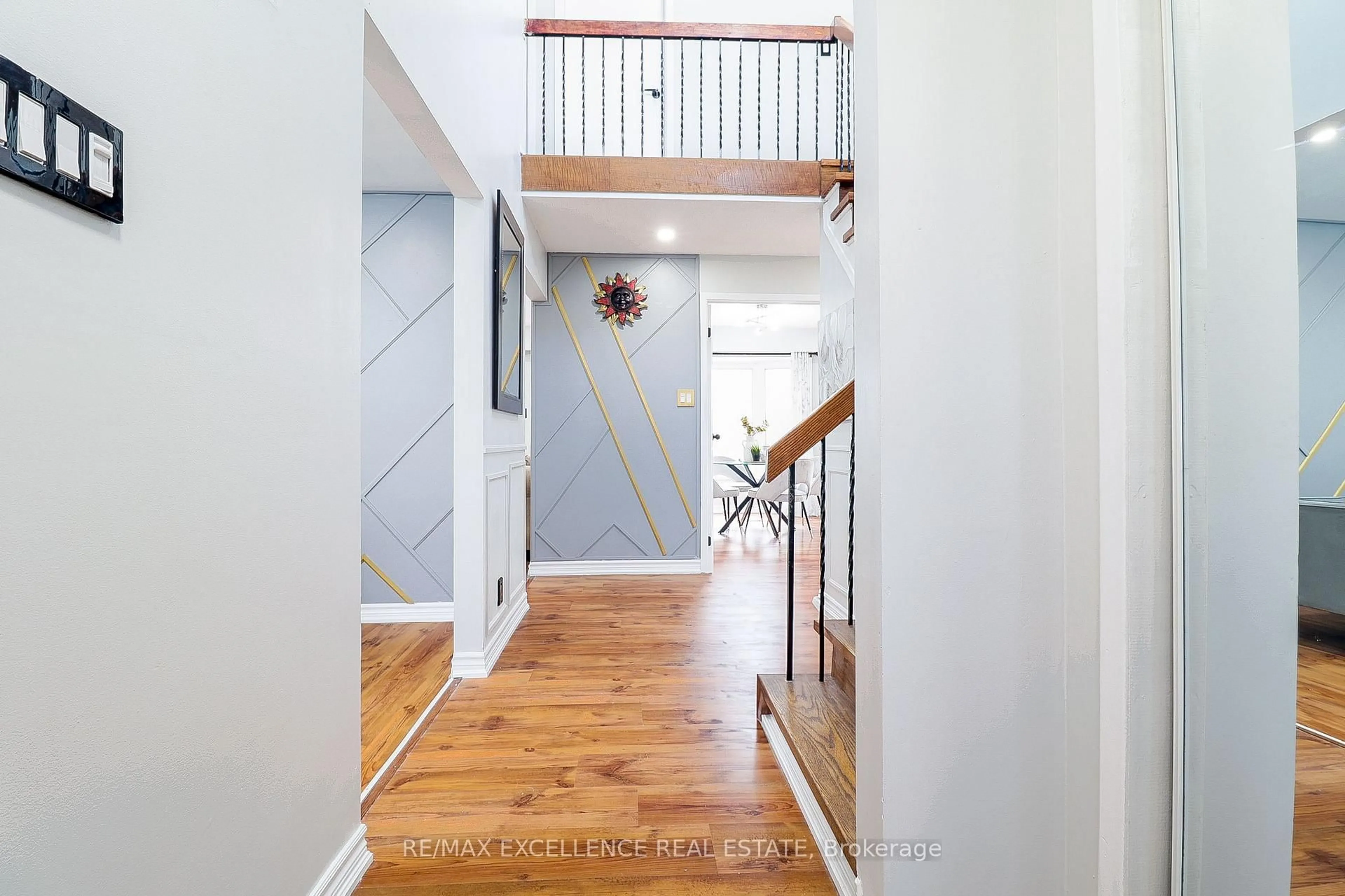 Indoor entryway for 19 Mikado Cres, Brampton Ontario L6S 3R3