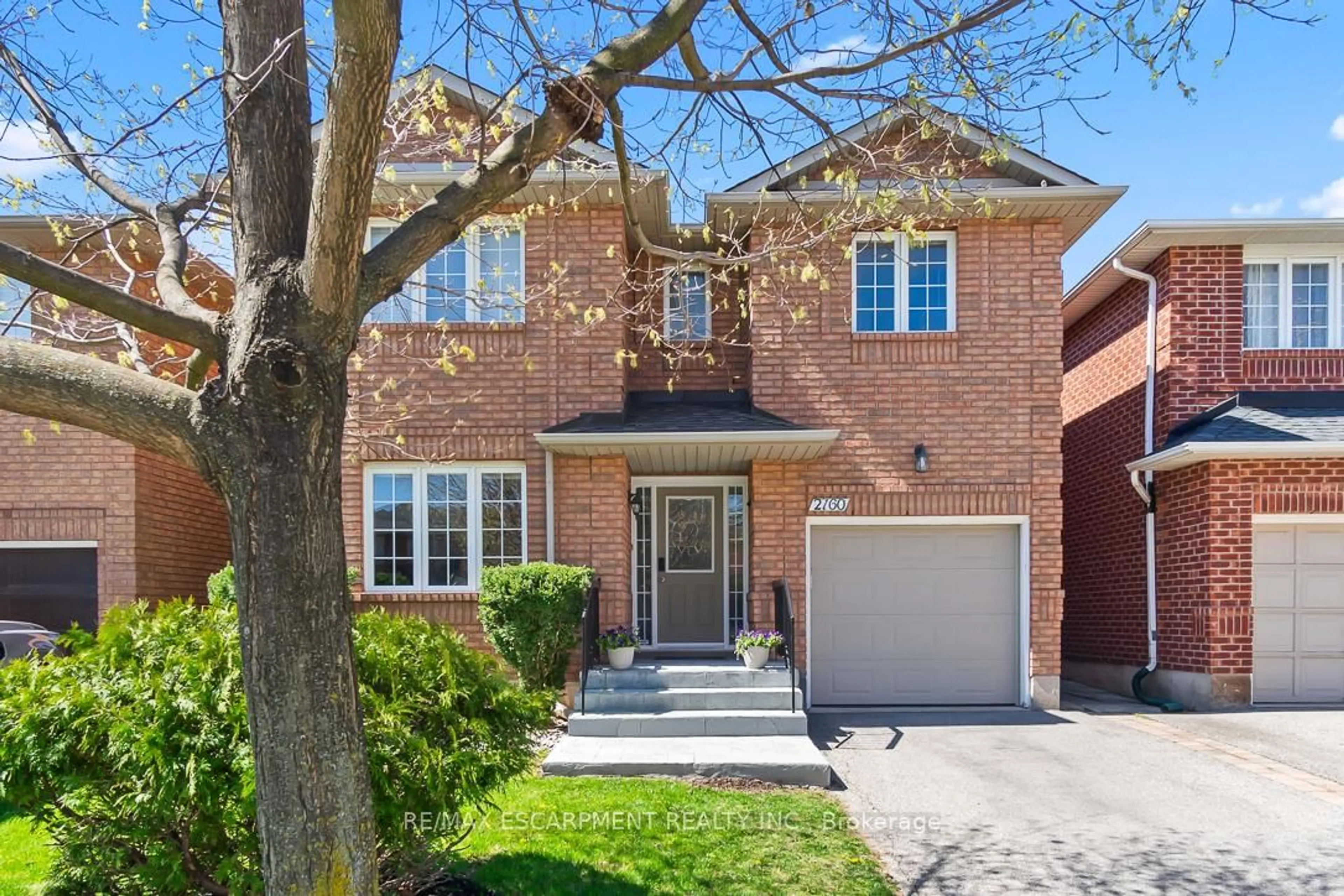Home with brick exterior material, street for 2160 Peach Tree Lane, Oakville Ontario L6M 3W7